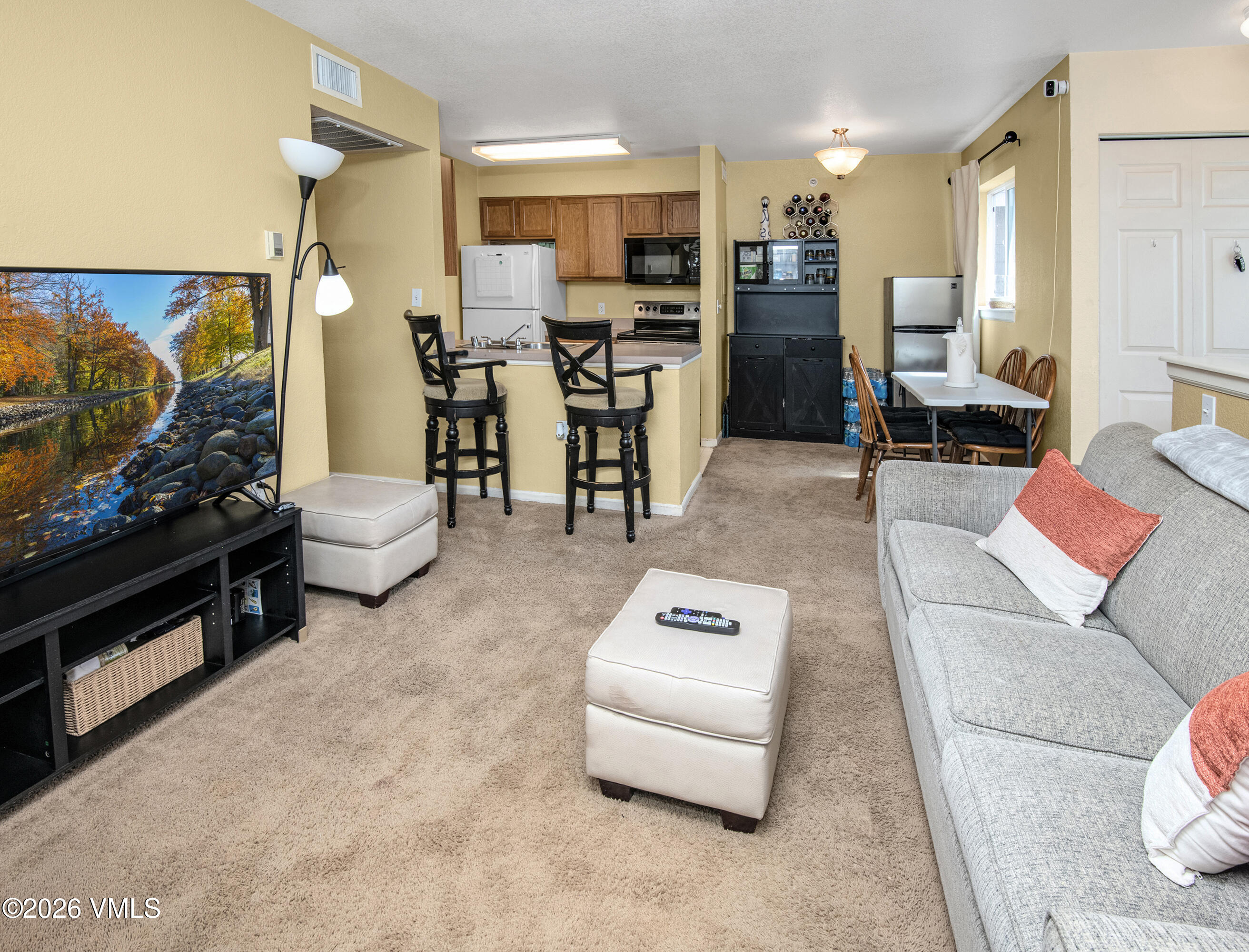 127 Jules D-201 Property Photo 4