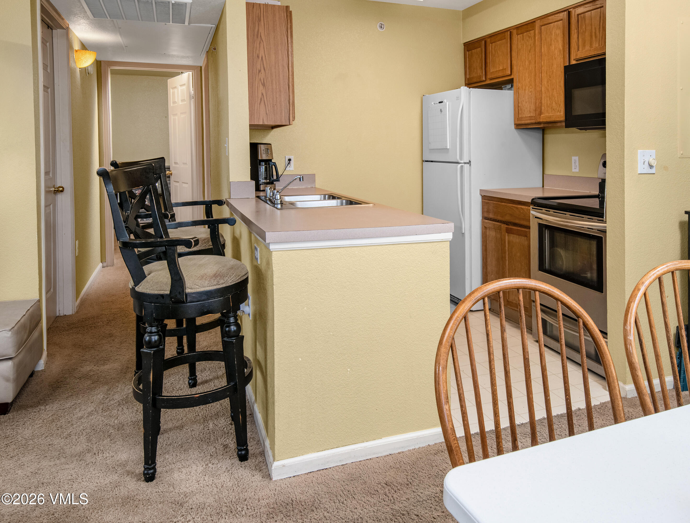 127 Jules D-201 Property Photo 6