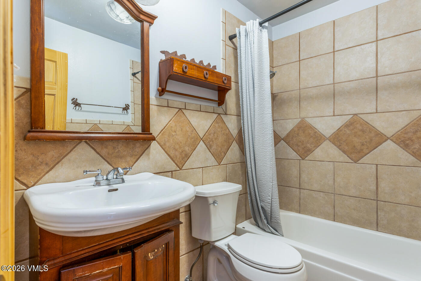 816 W Beaver Creek Boulevard A-4 Property Photo 21