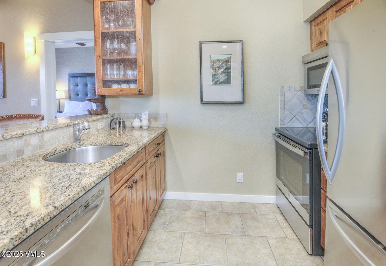 00063b Avondale 238l-50 Property Photo 6