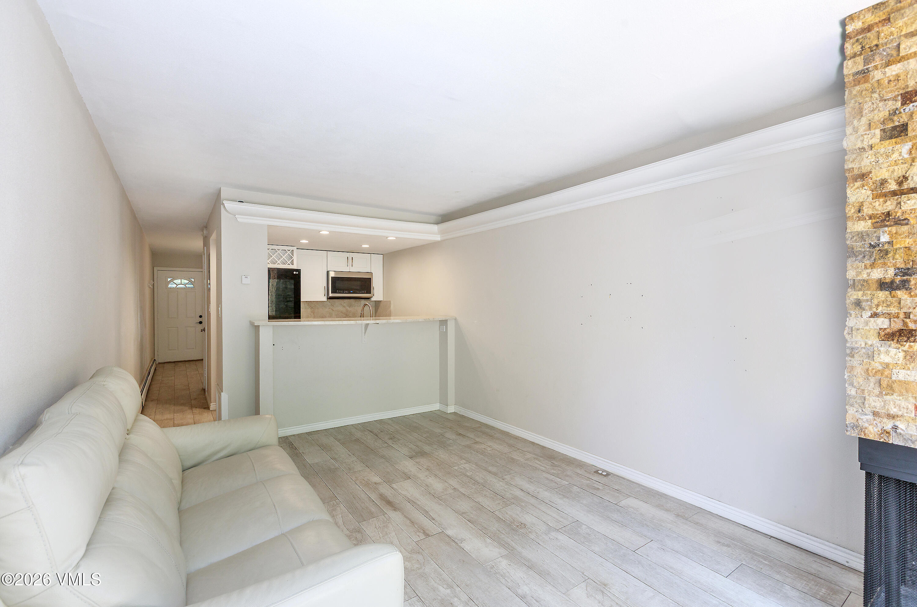 4506 Spruce Way Unit 11 Property Photo 6
