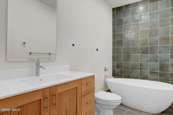 650 Blackhawk Road Property Photo 19