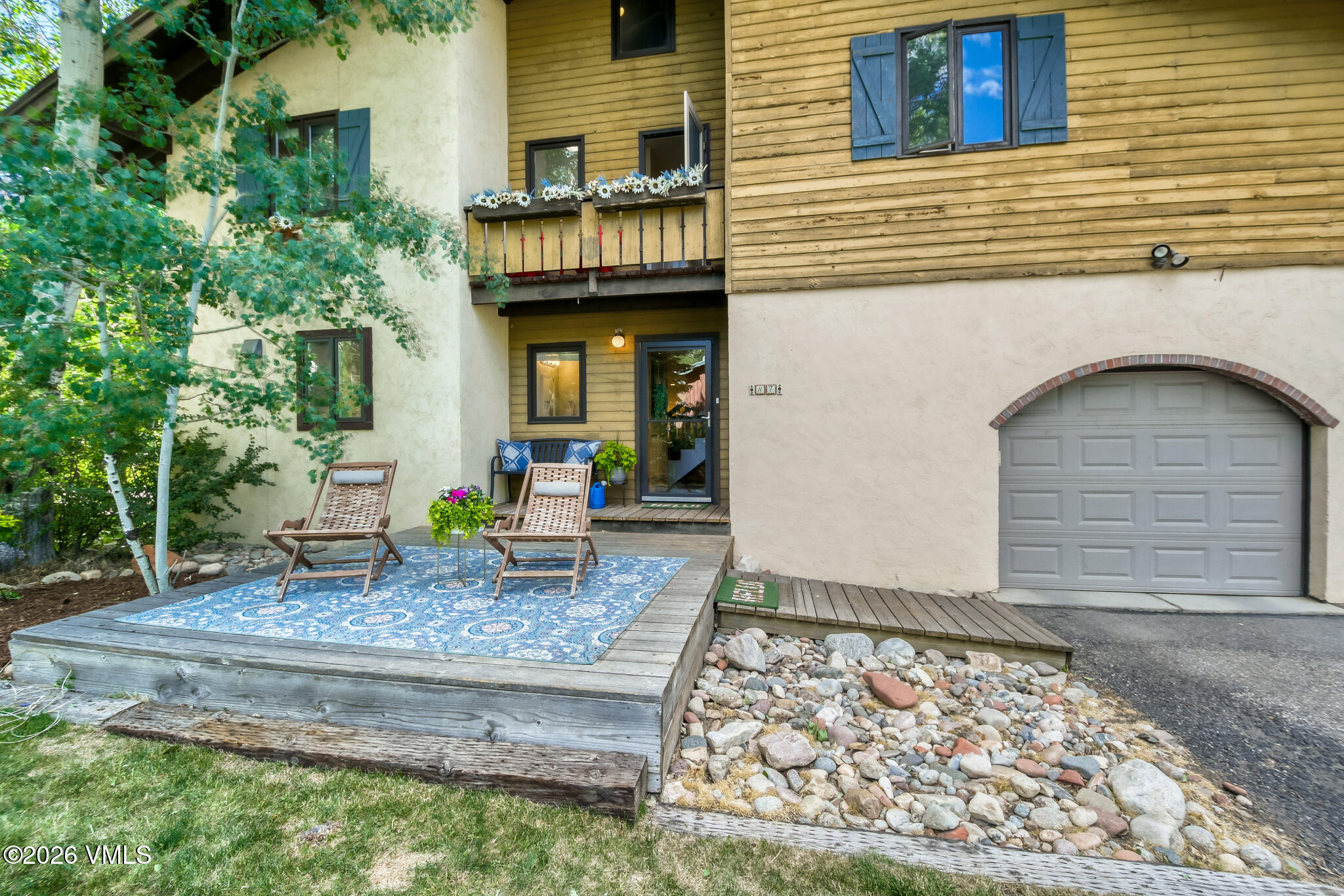 87 Deer Run Property Photo 3