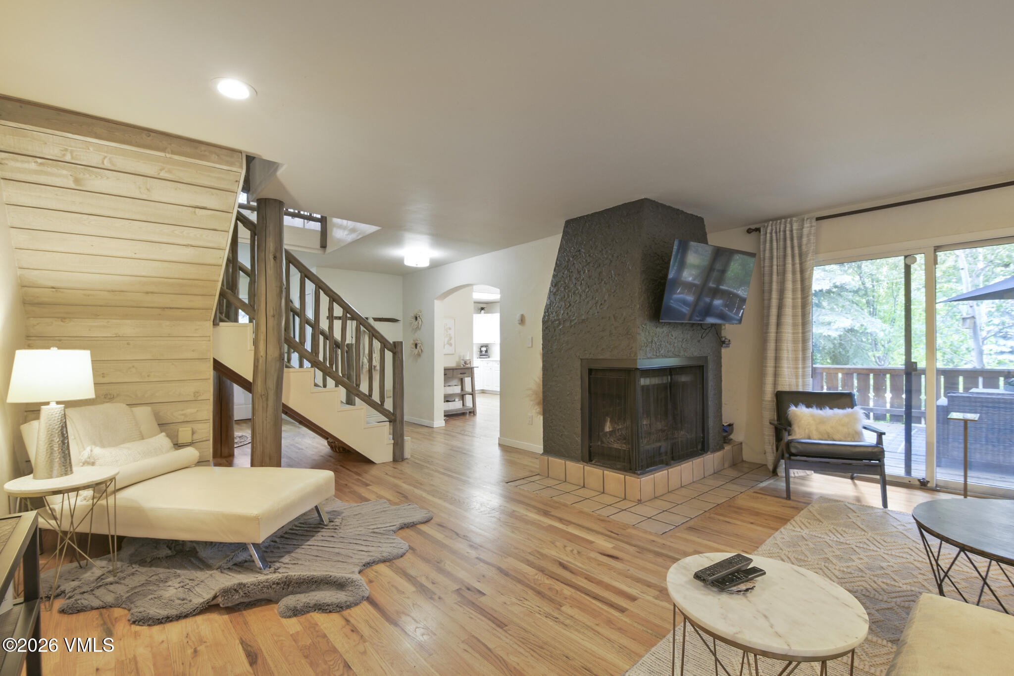 87 Deer Run Property Photo 5
