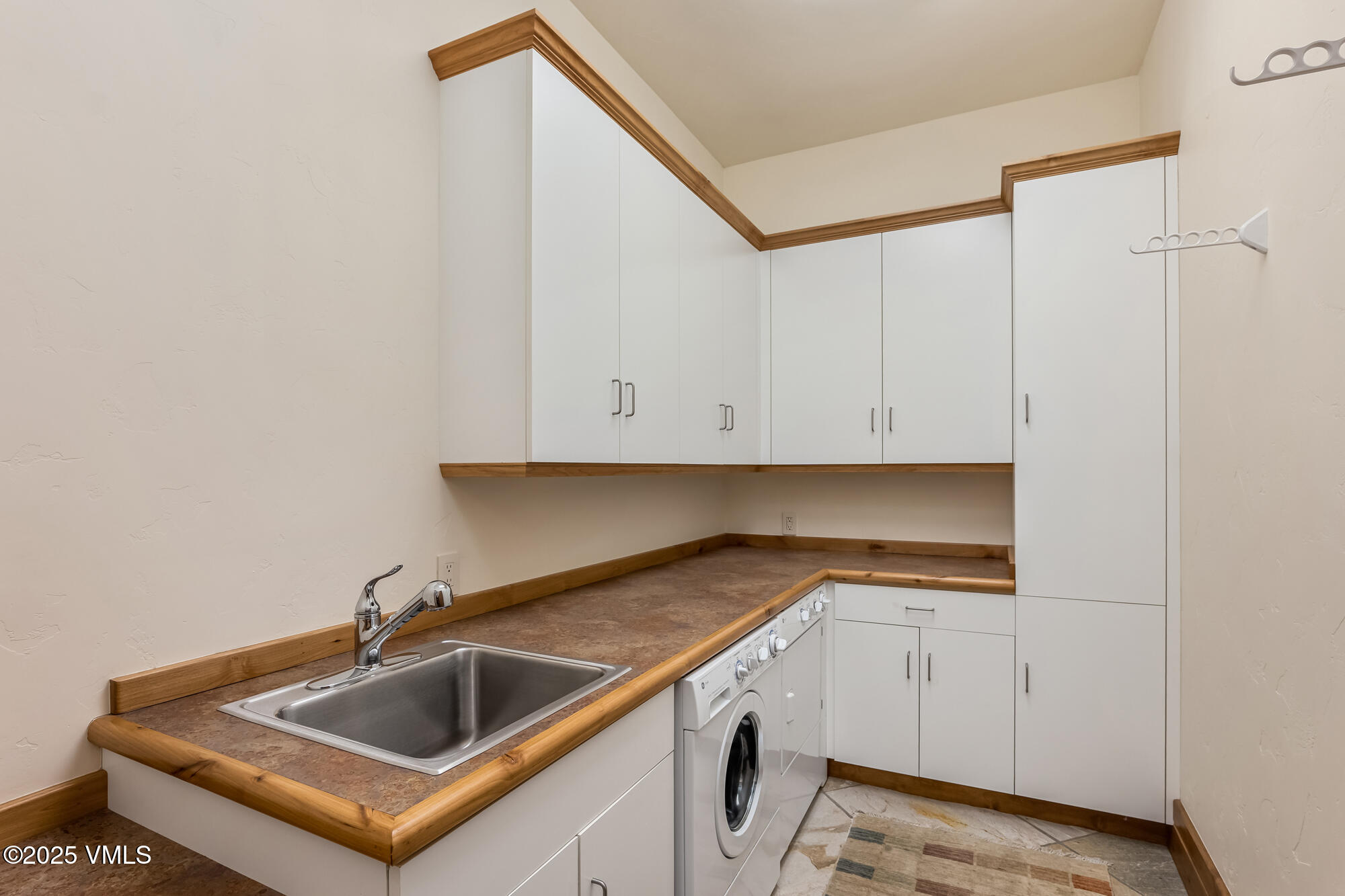 135 Andorra Road Property Photo 77