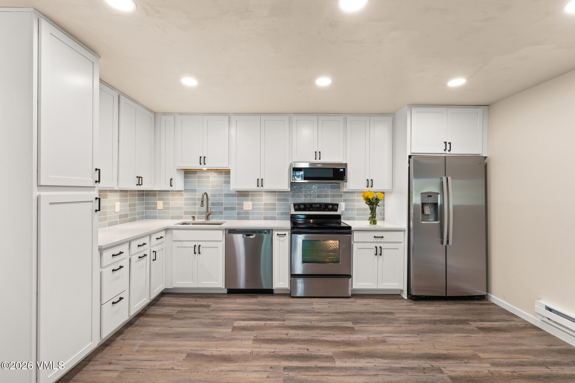 1050 W Beaver Creek #e304 Property Photo 3