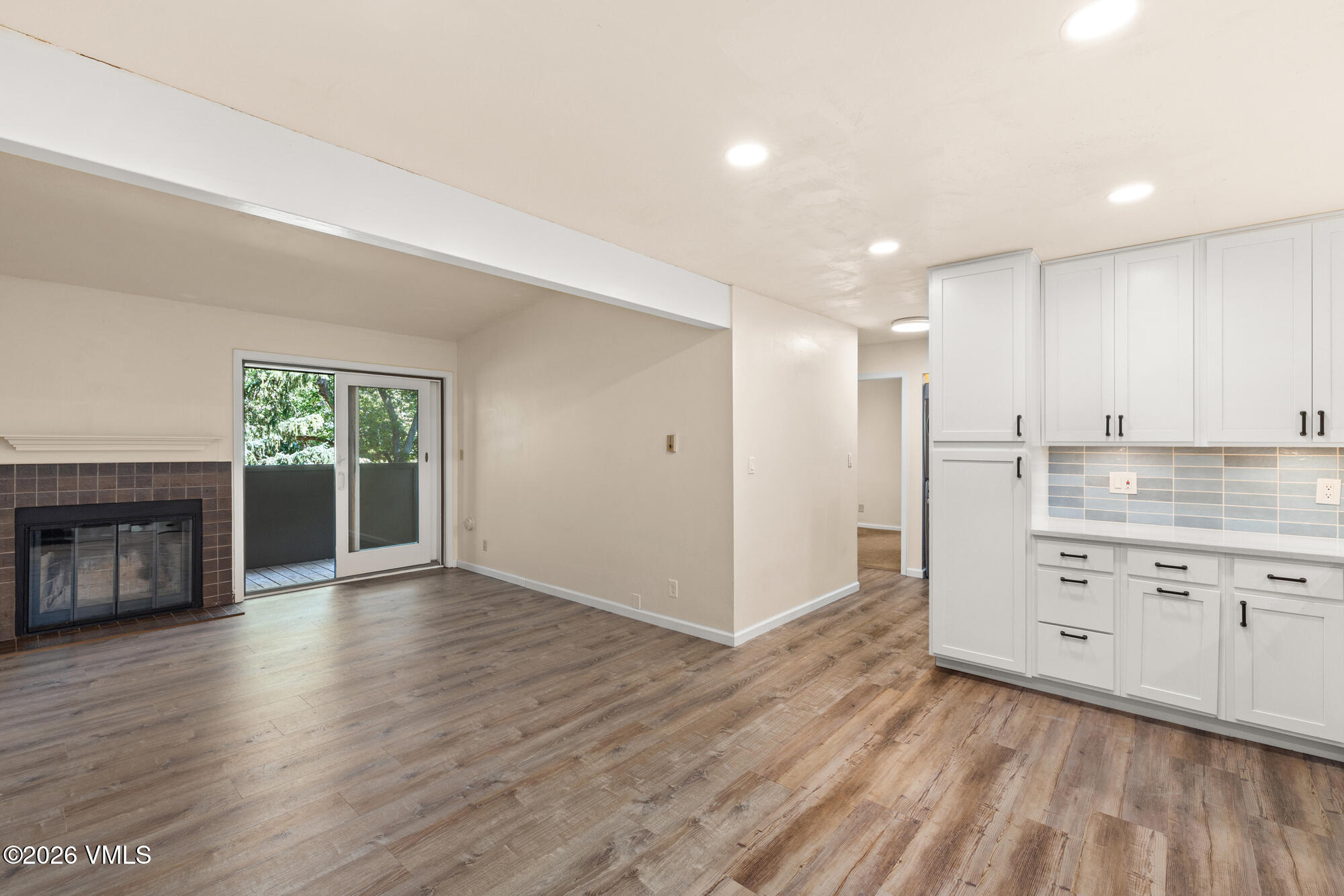 1050 W Beaver Creek #e304 Property Photo 5