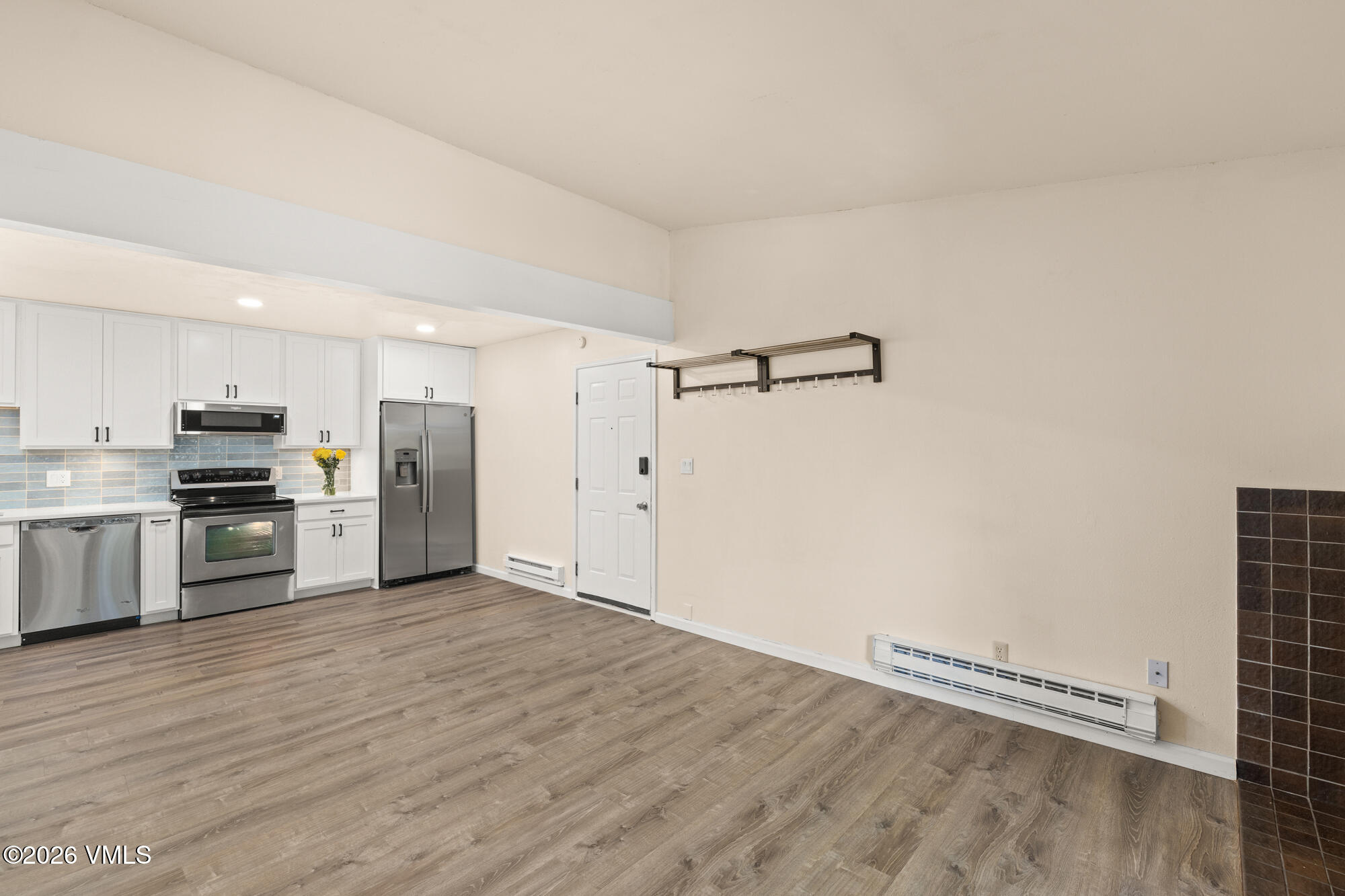 1050 W Beaver Creek #e304 Property Photo 6