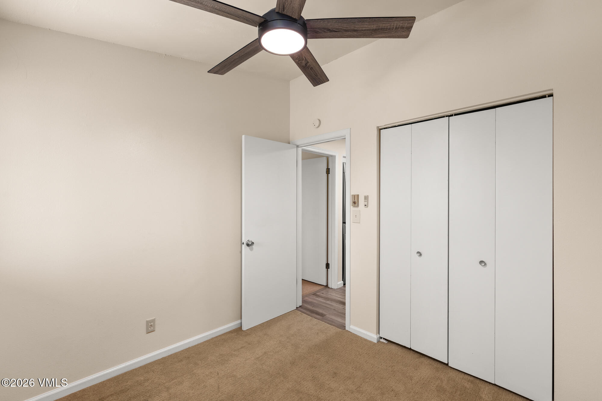 1050 W Beaver Creek #e304 Property Photo 13