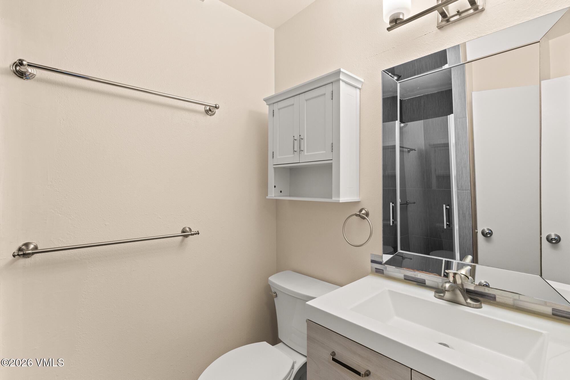 1050 W Beaver Creek #e304 Property Photo 16