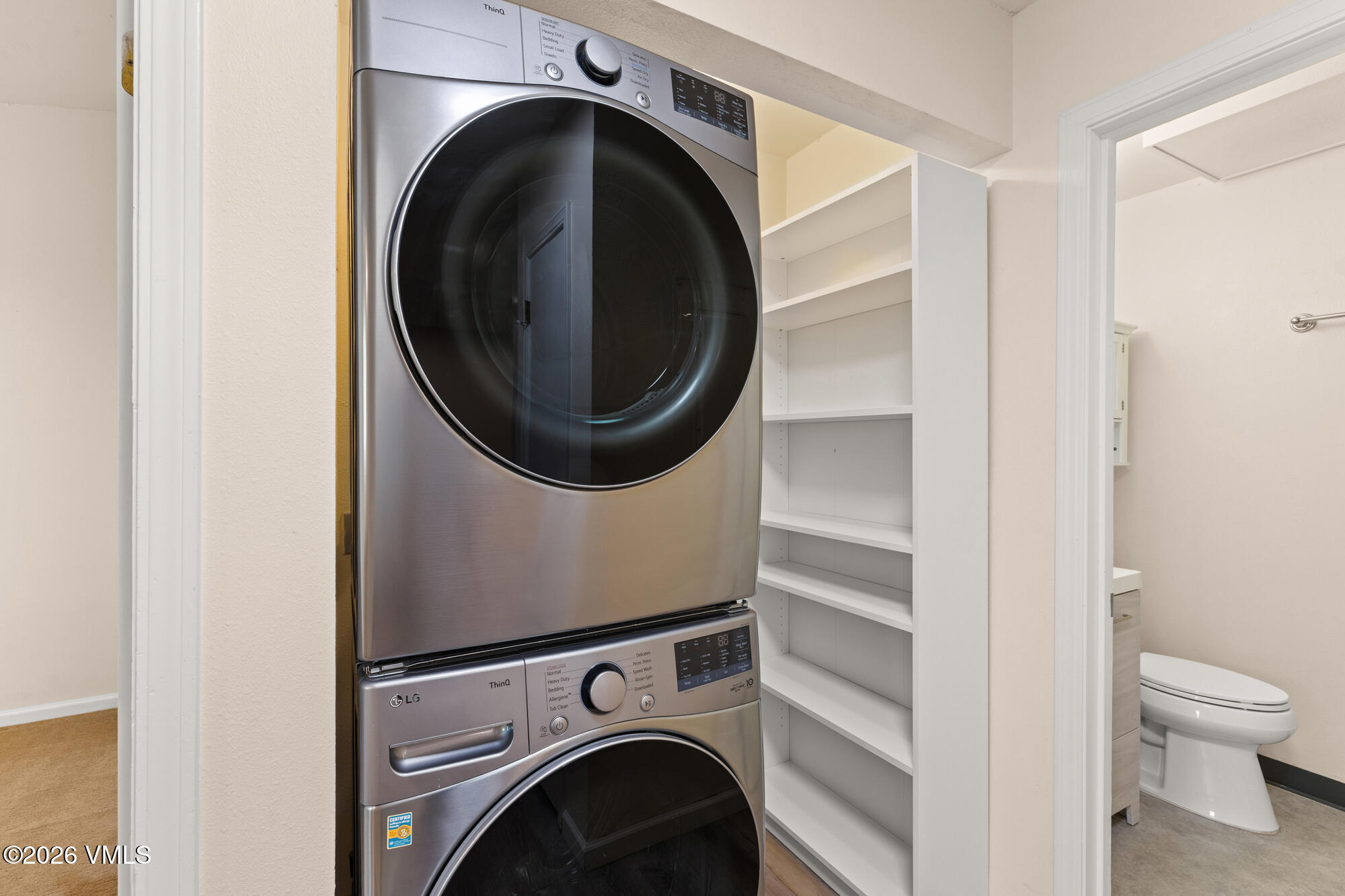 1050 W Beaver Creek #e304 Property Photo 18