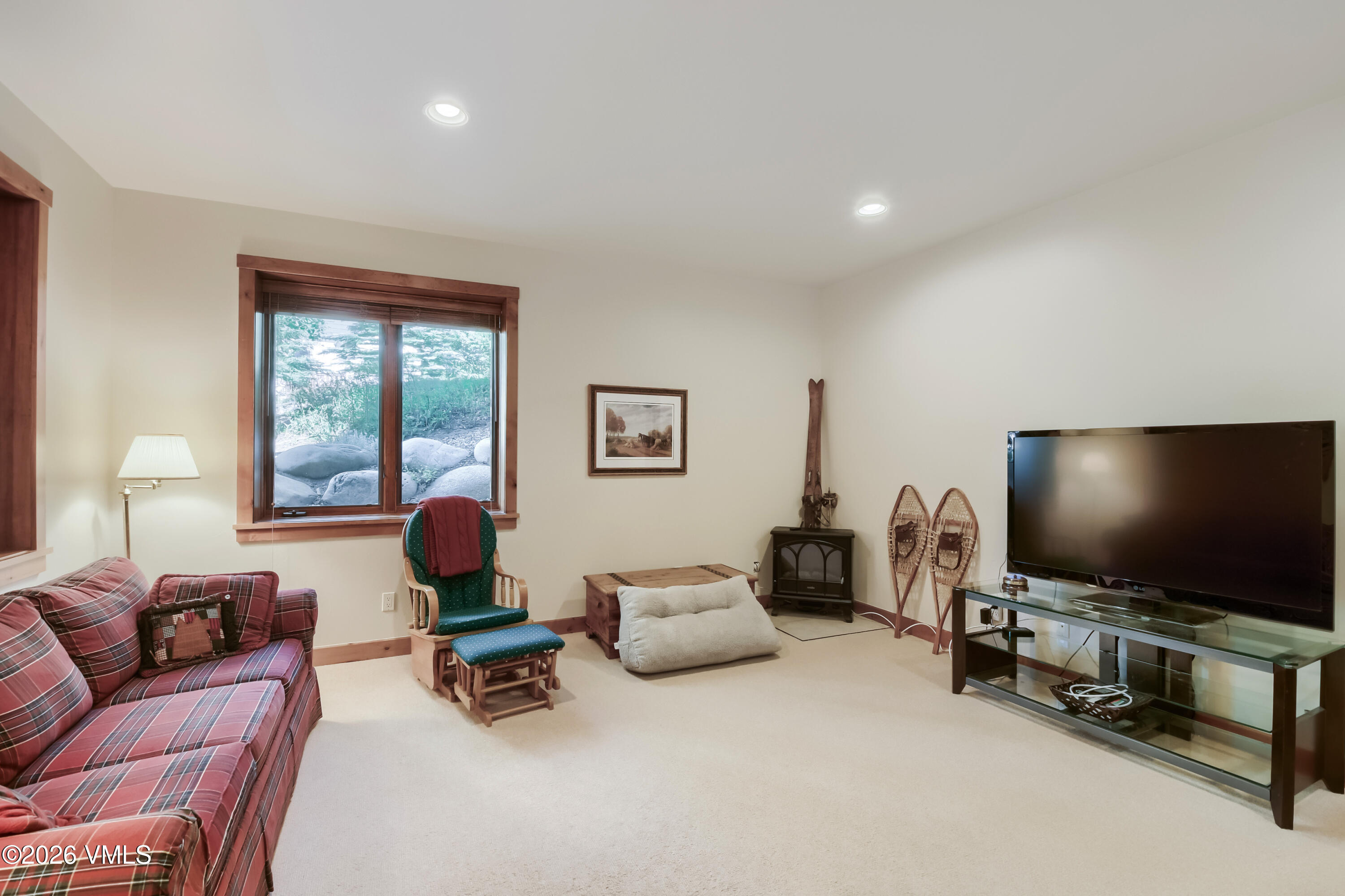 2350 Saddle Ridge Property Photo 6