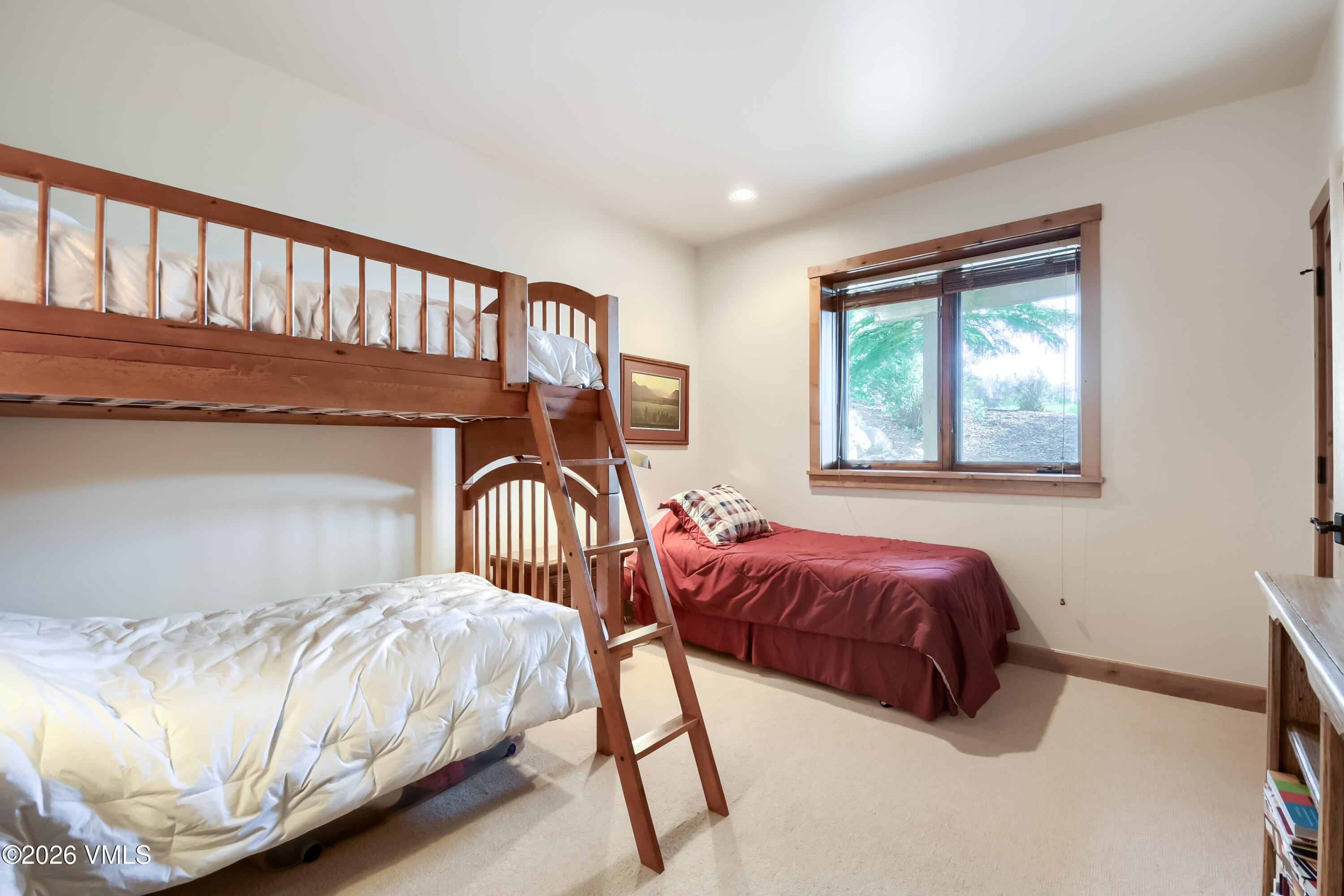 2350 Saddle Ridge Property Photo 8
