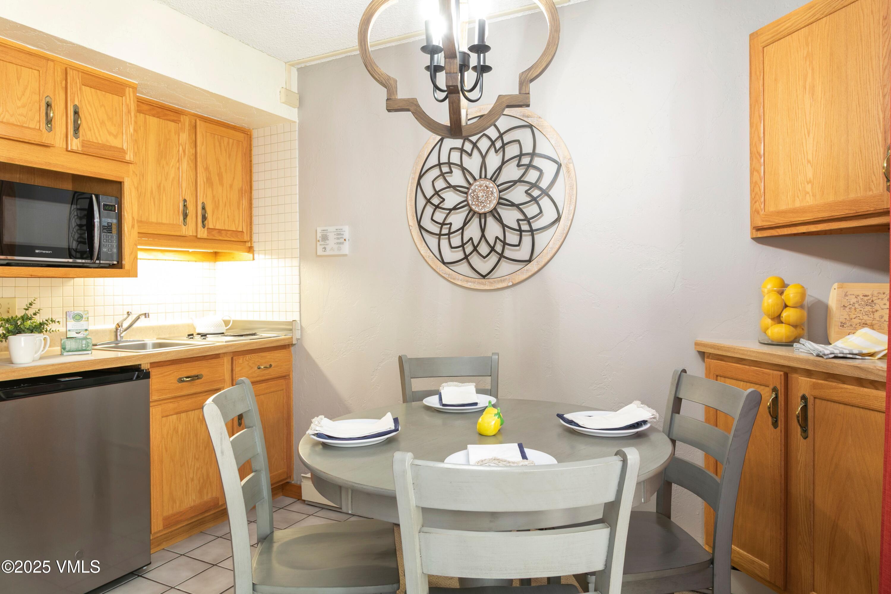555 E Lionshead Circle 202 Property Photo 6