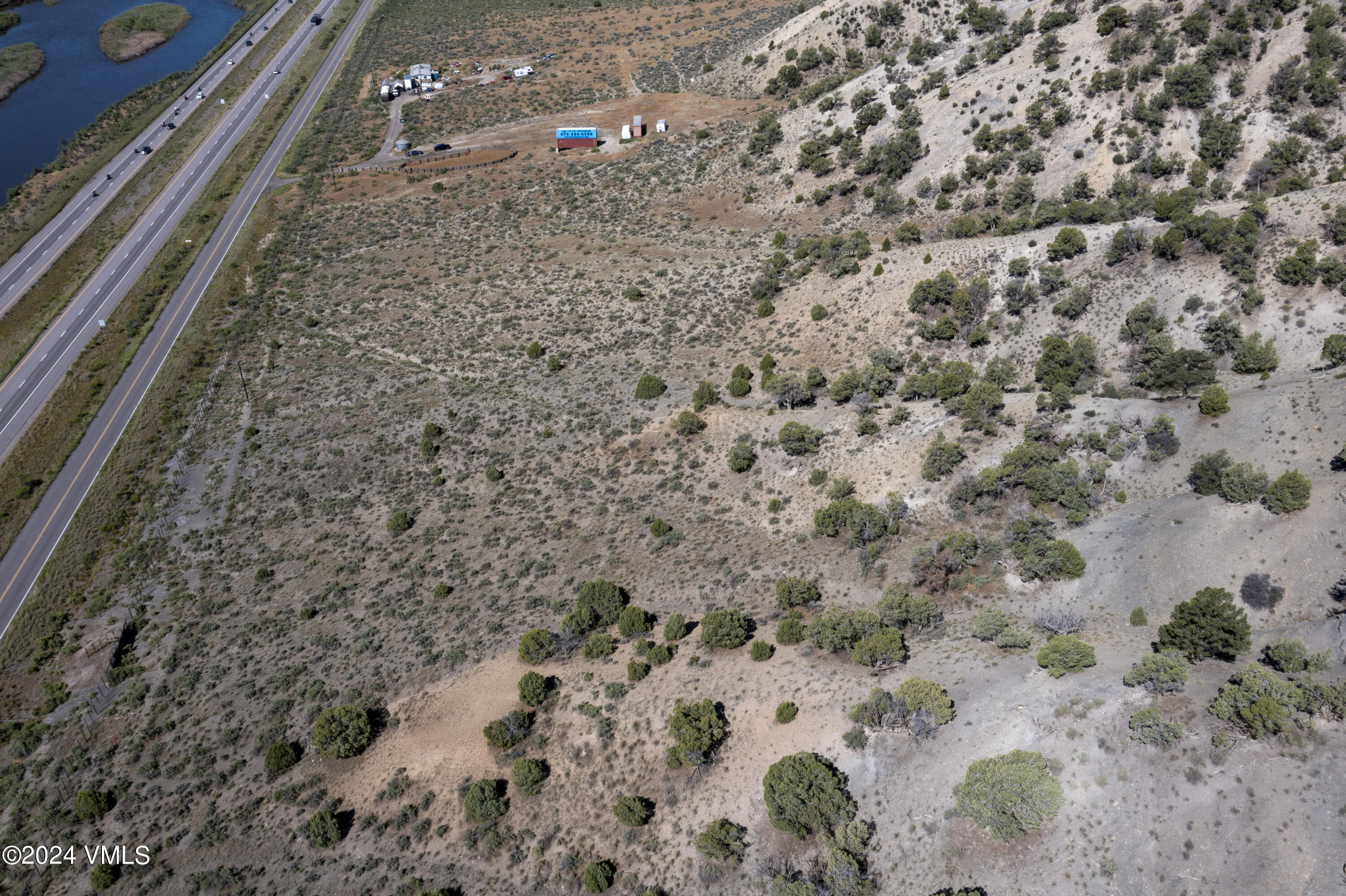 1405 Hwy 6 Property Photo 9