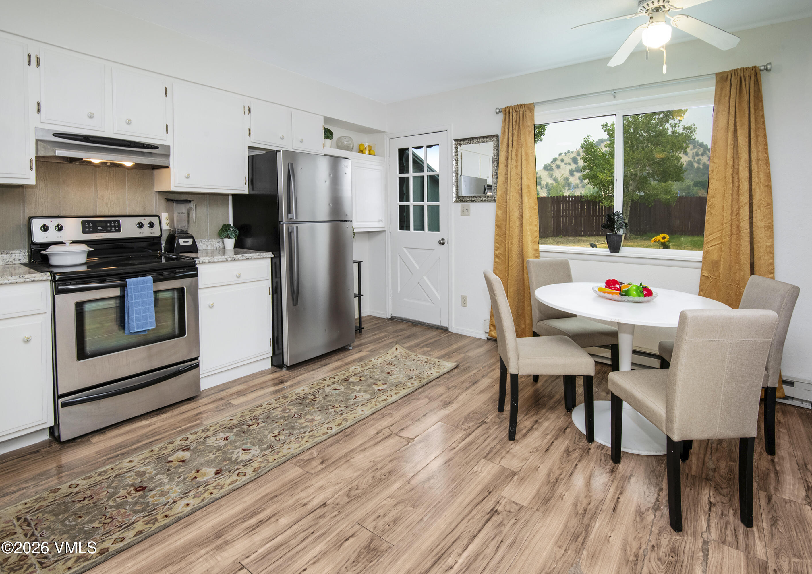 85 Chambers Avenue 10 Property Photo 4