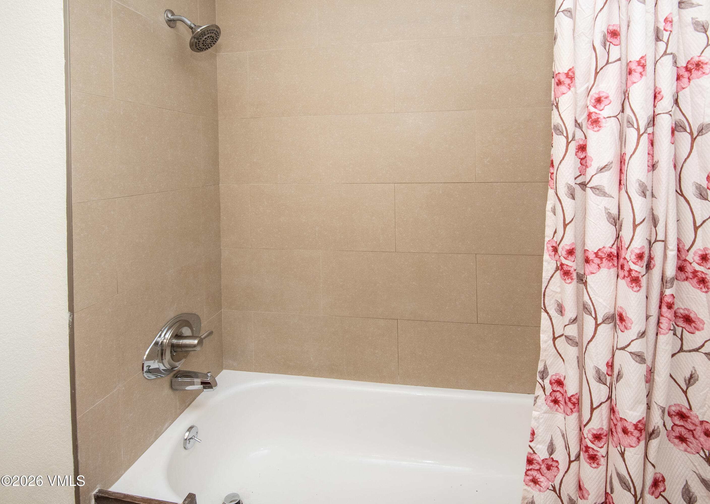 85 Chambers Avenue 10 Property Photo 25
