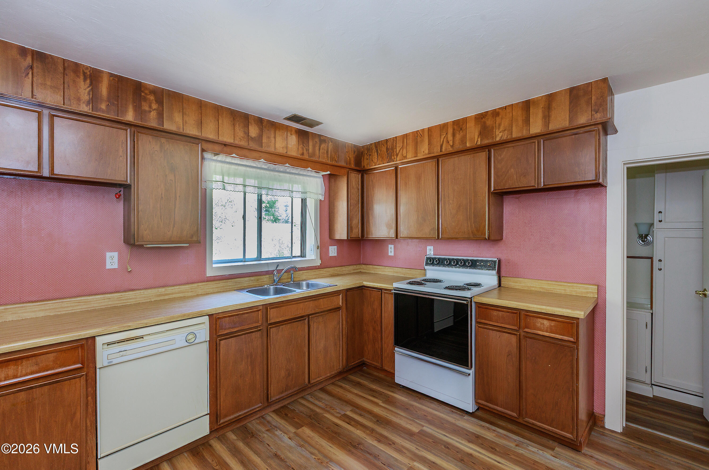 192 Main Street Property Photo 5
