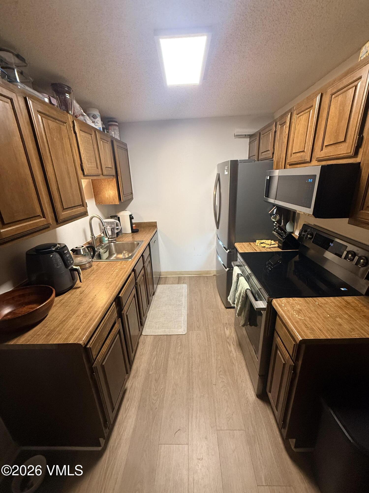 1061 W Beaver Creek Boulevard # I102 Property Photo 3