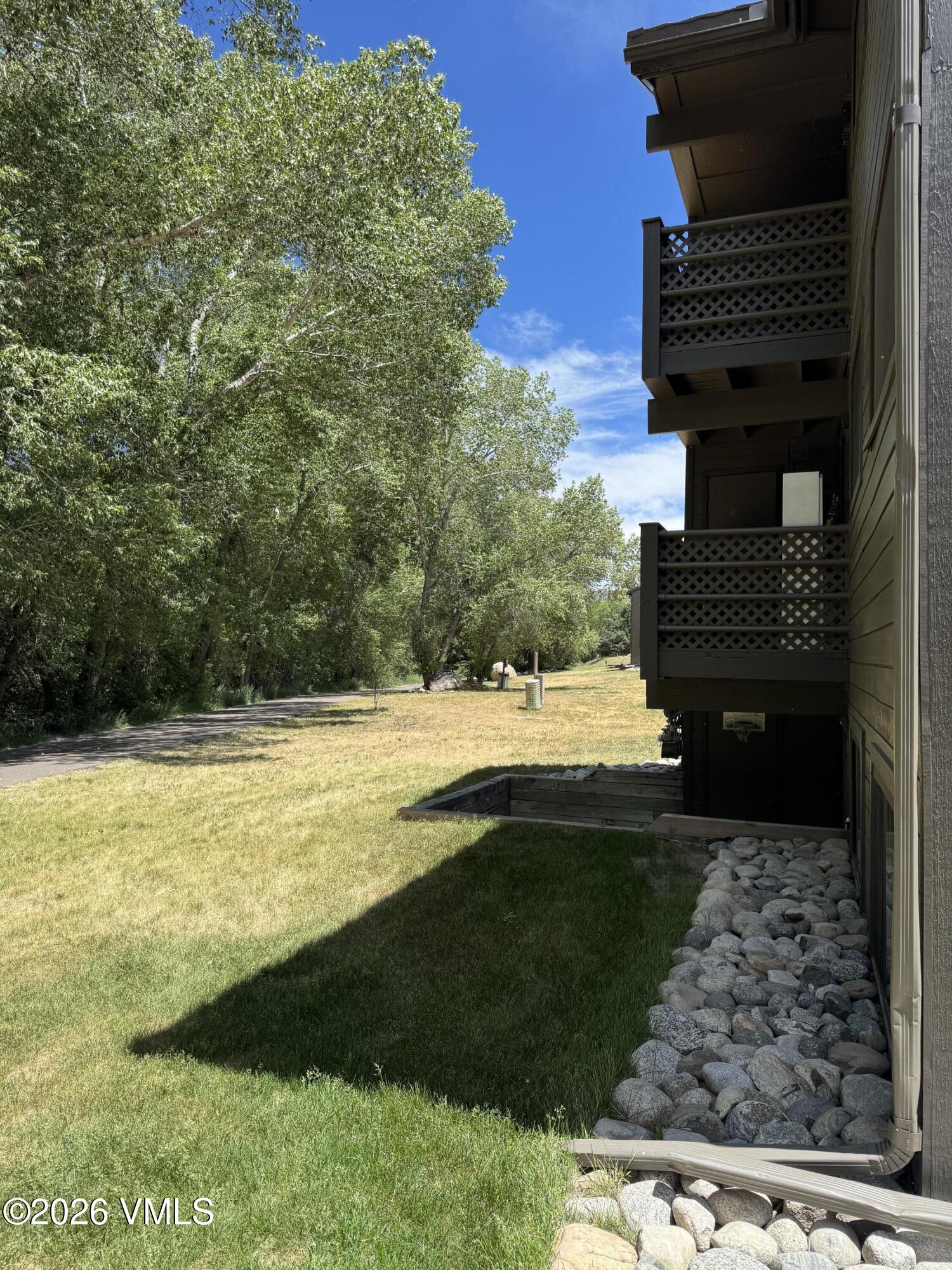 1061 W Beaver Creek Boulevard # I102 Property Photo 16