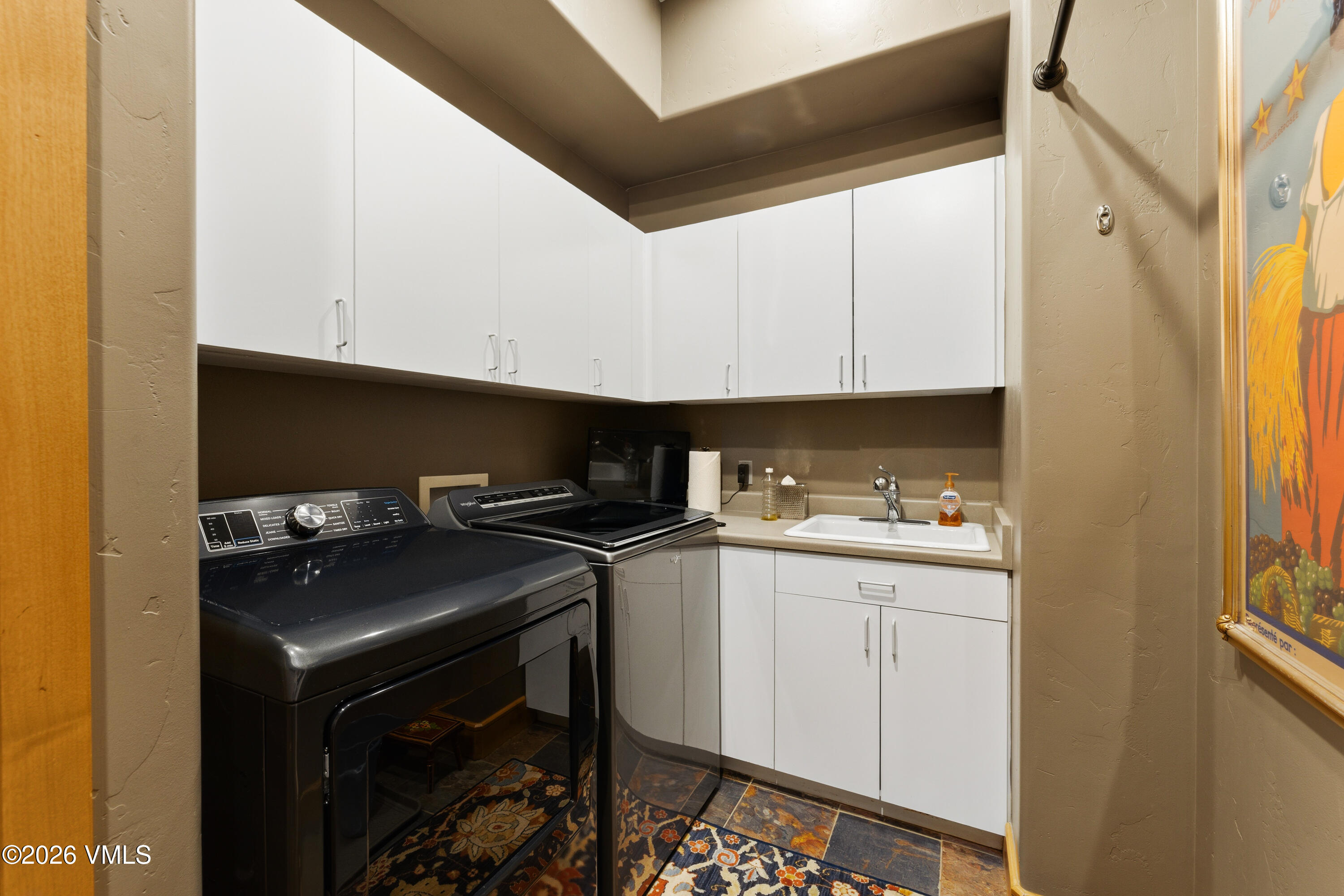 22 Hollis Lane Property Photo 38