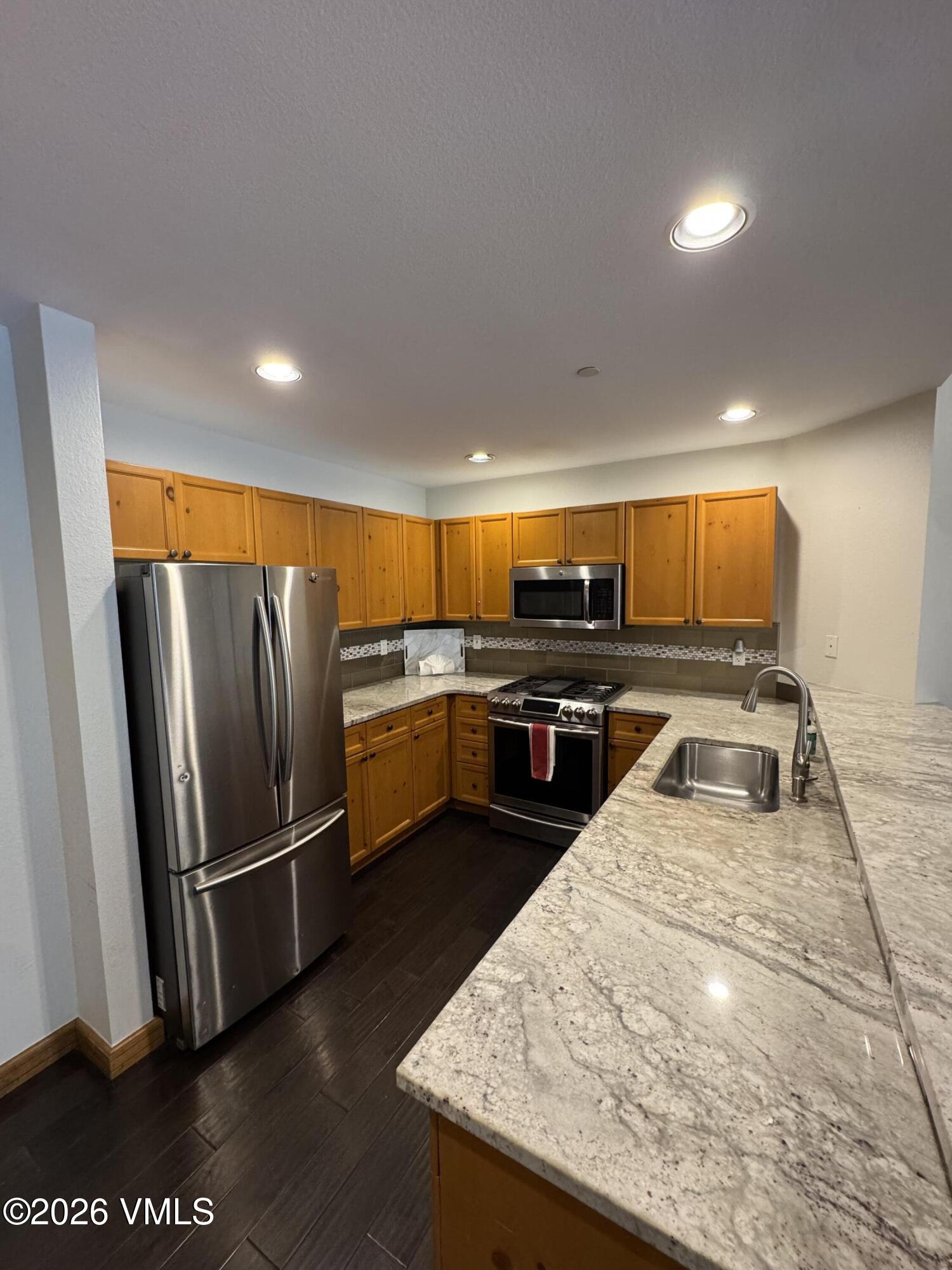 240 Chapel Place BR-221