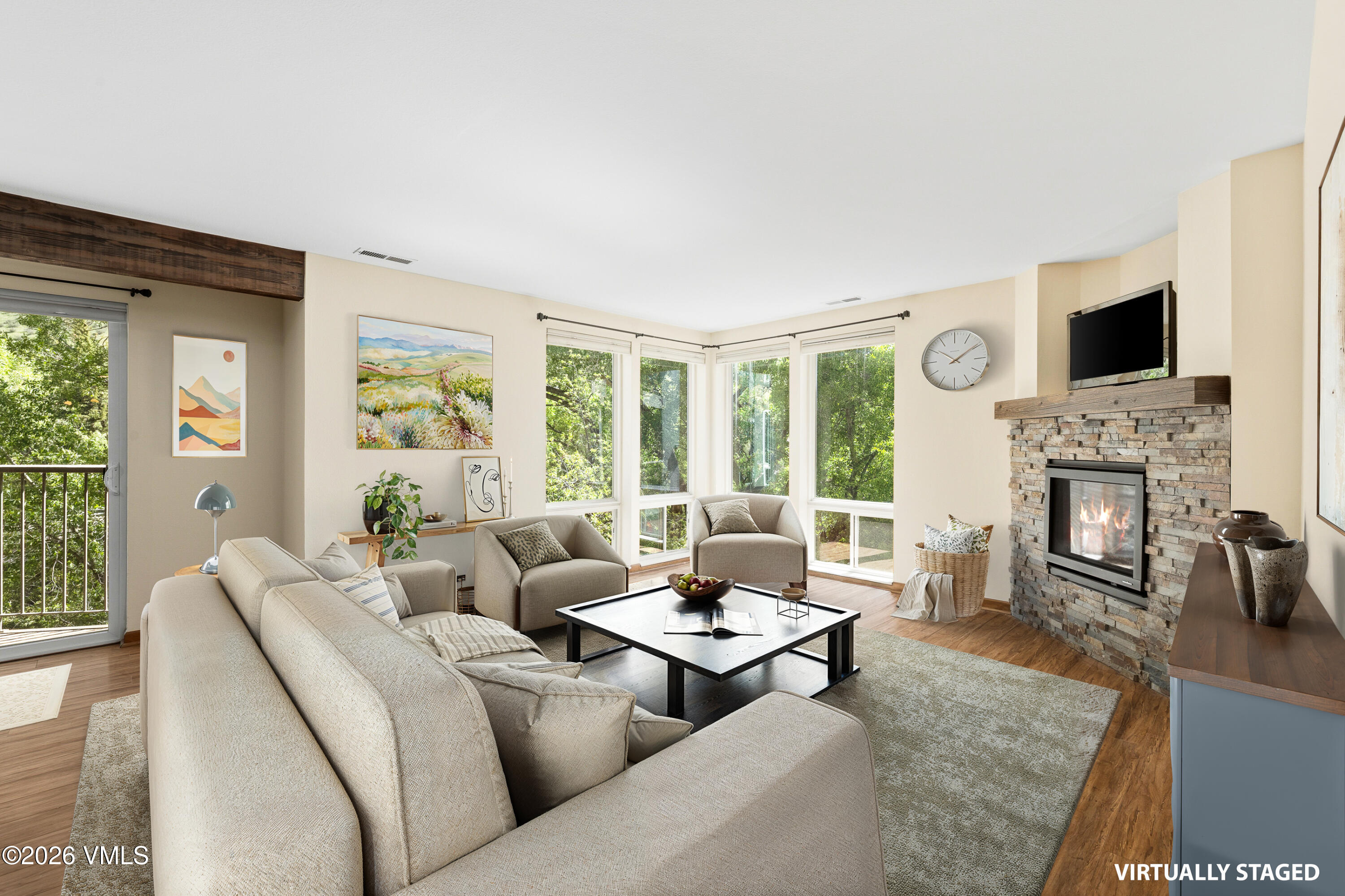 971 W Beaver Creek Boulevard Apt B4 Property Photo 2