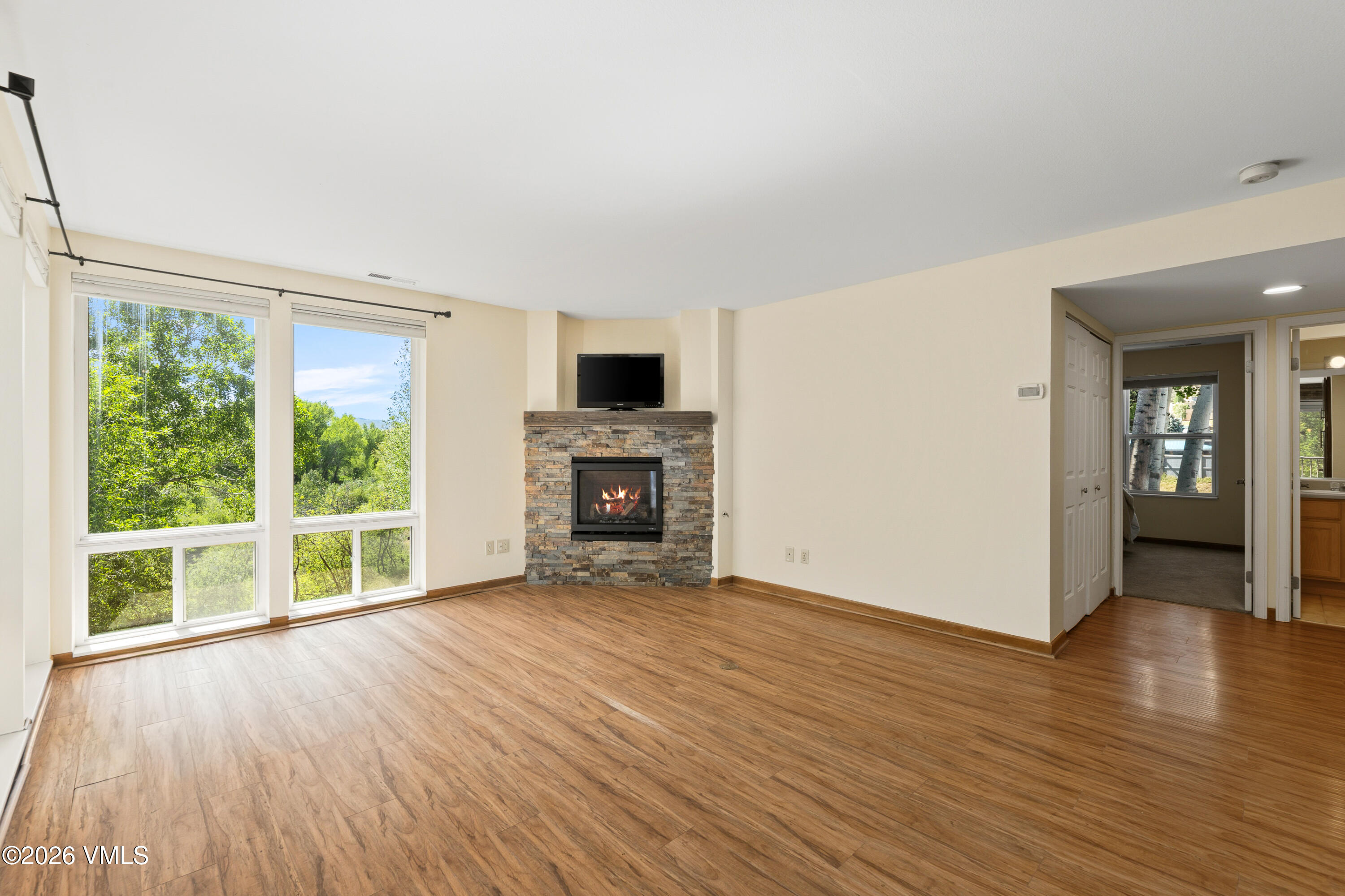 971 W Beaver Creek Boulevard Apt B4 Property Photo 10