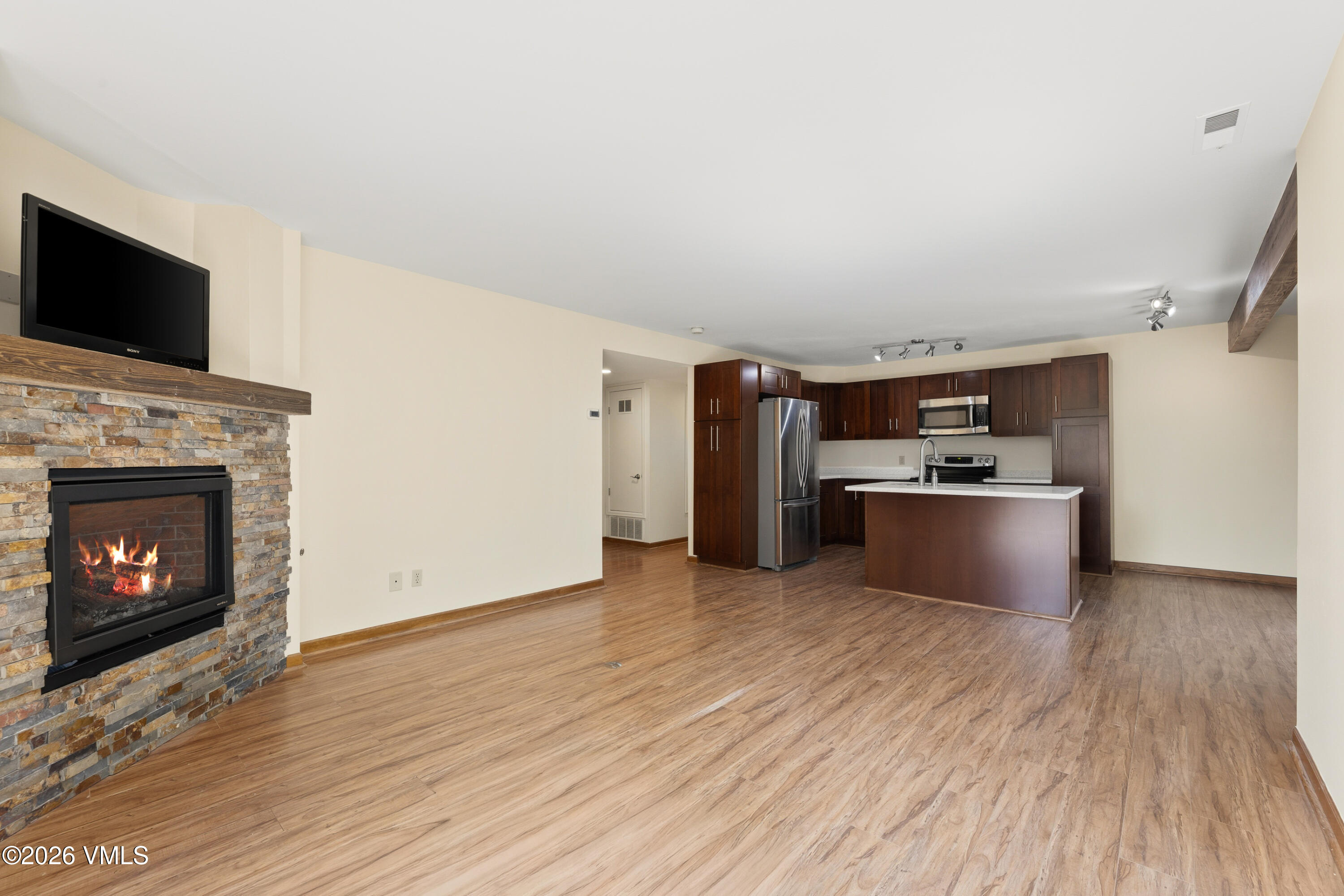 971 W Beaver Creek Boulevard Apt B4 Property Photo 11