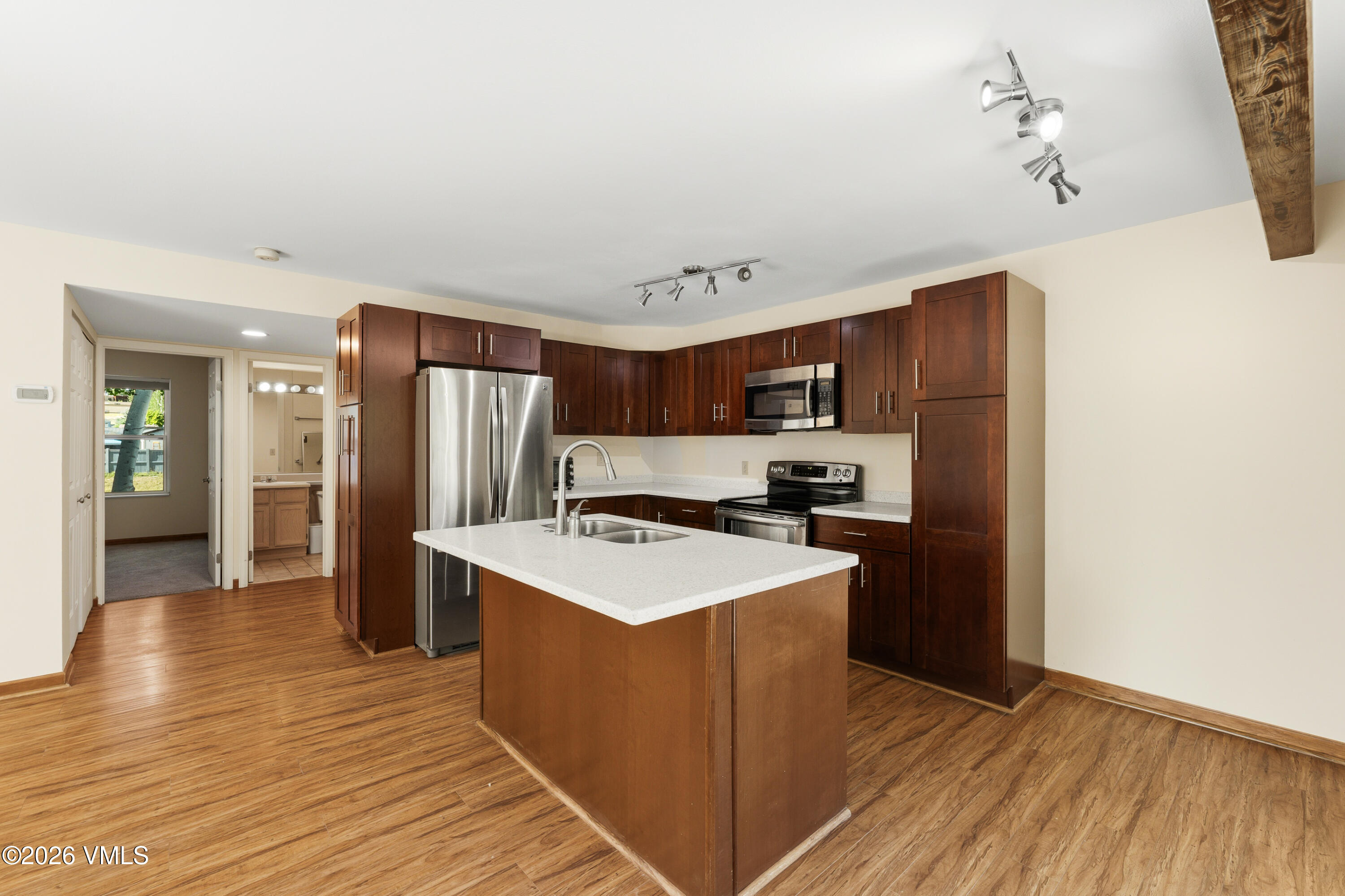 971 W Beaver Creek Boulevard Apt B4 Property Photo 12