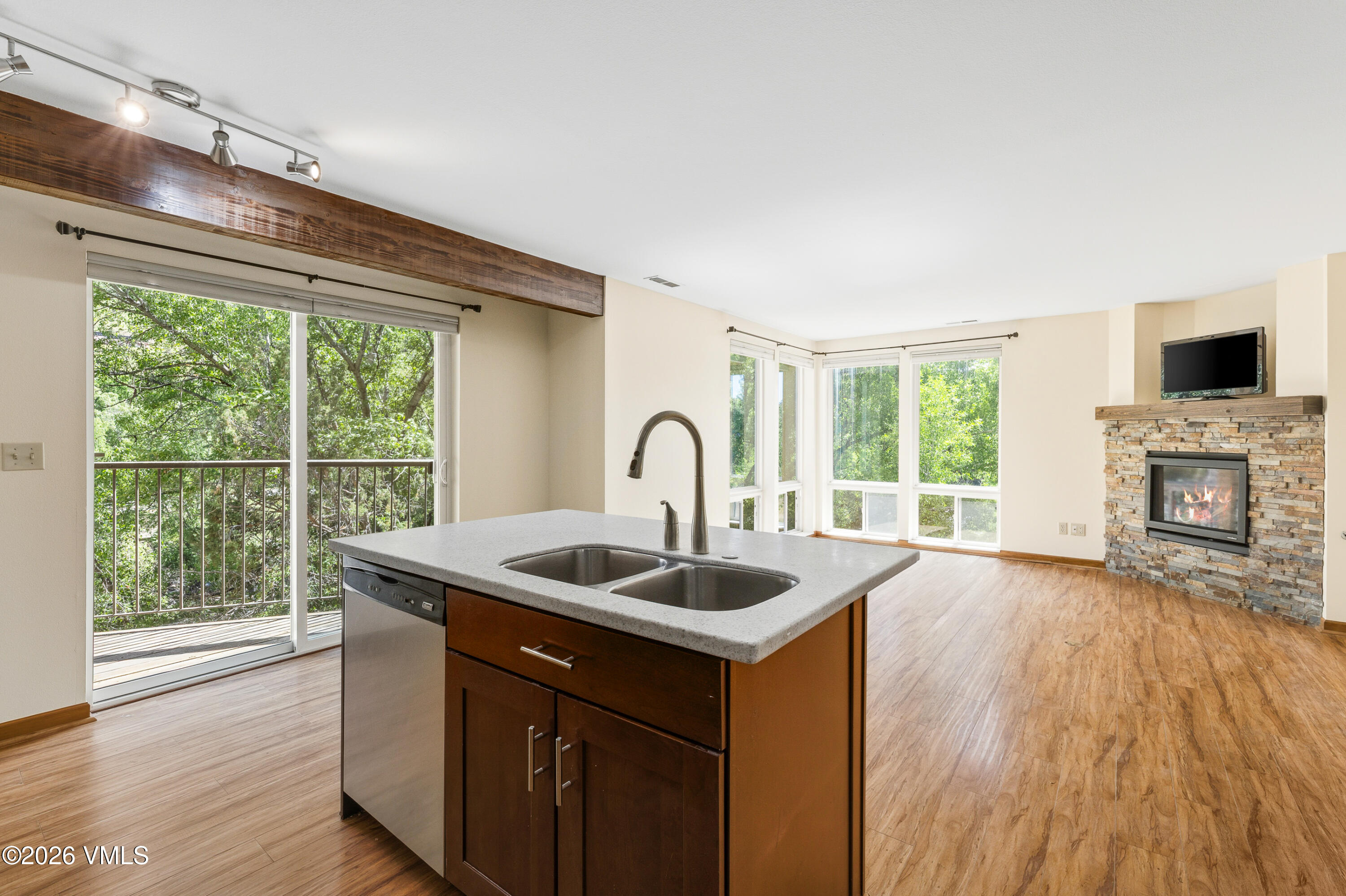 971 W Beaver Creek Boulevard Apt B4 Property Photo 16