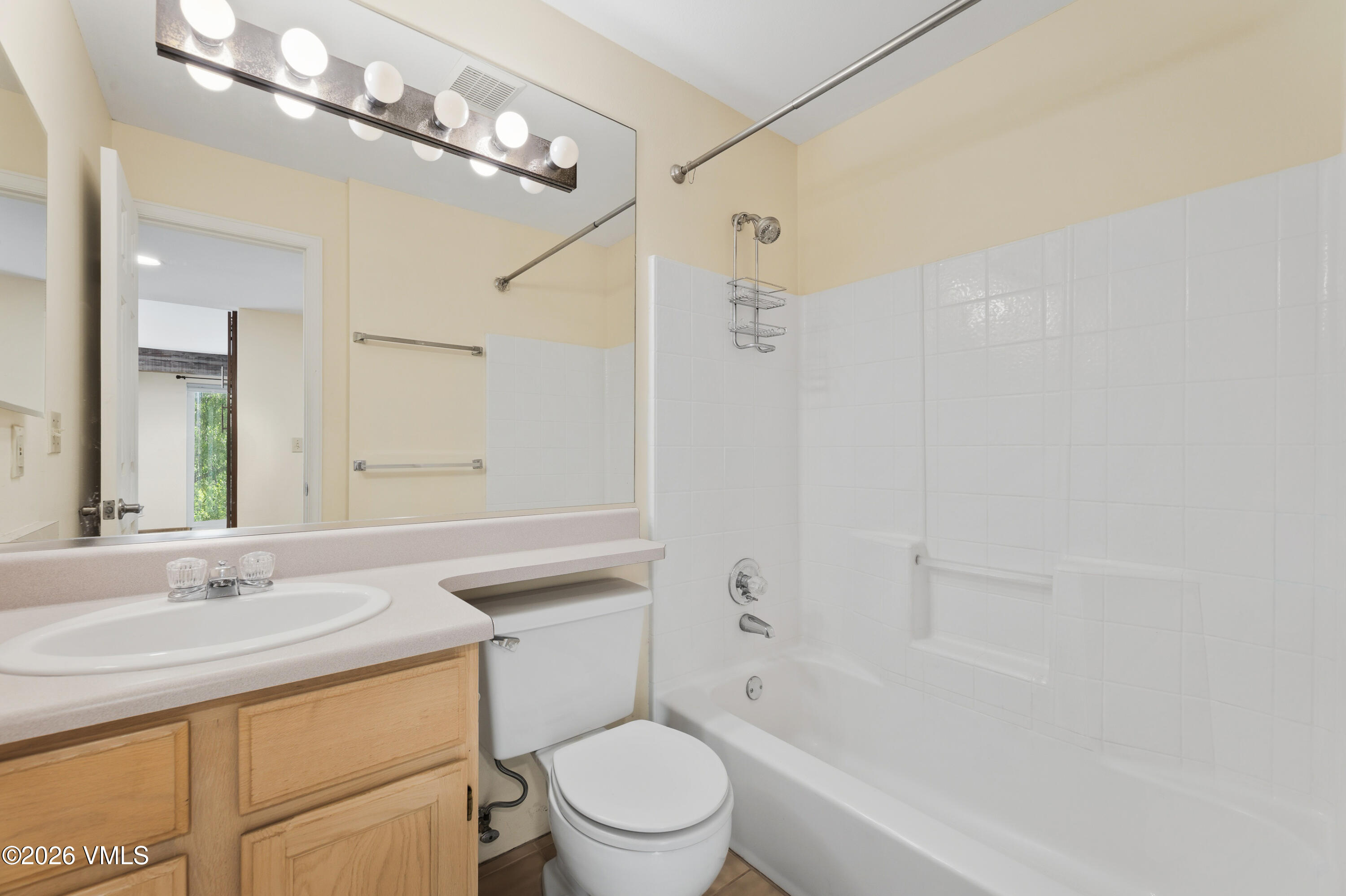 971 W Beaver Creek Boulevard Apt B4 Property Photo 23