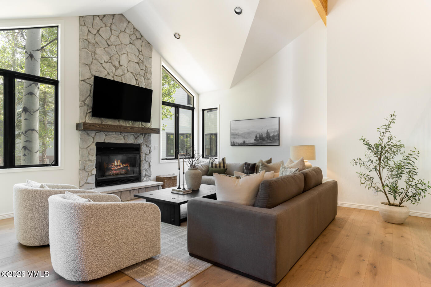 860 Deer Boulevard Property Photo 1