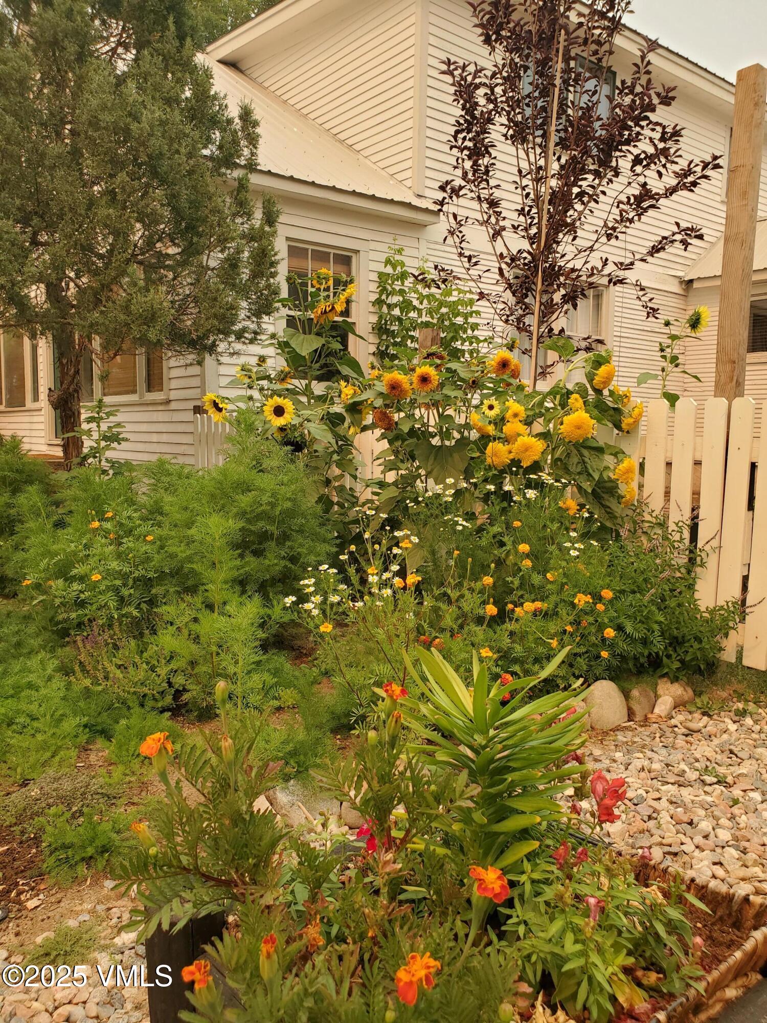 304 Wall Street Property Photo 28