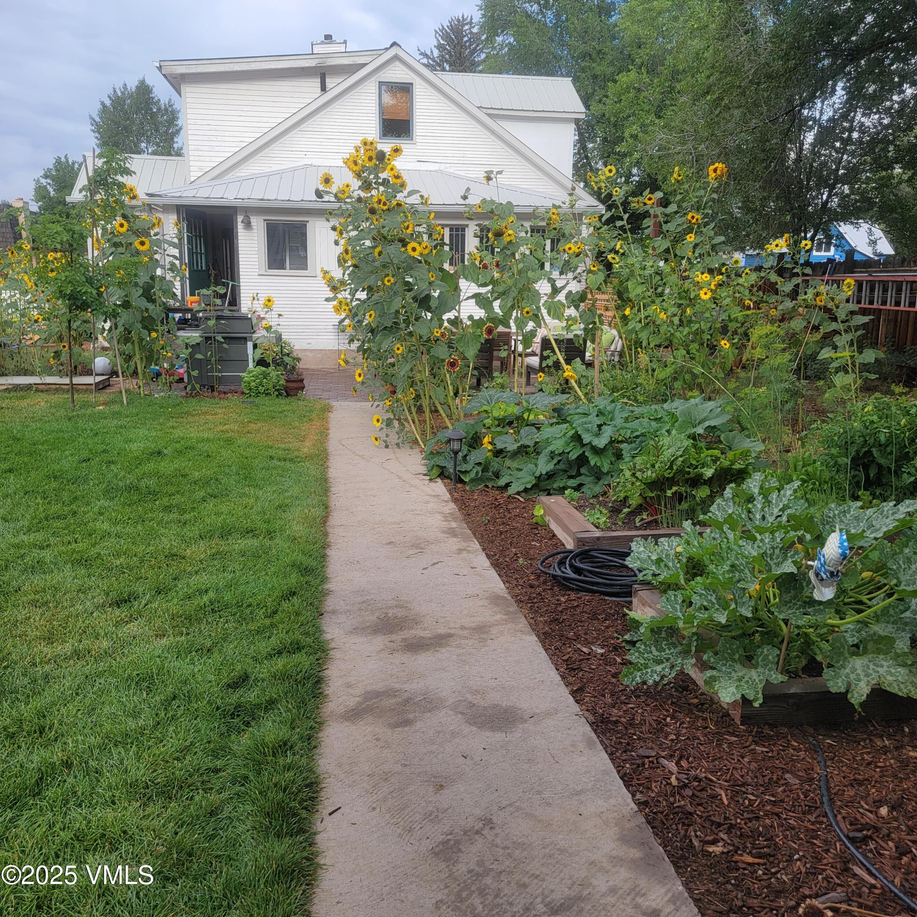 304 Wall Street Property Photo 29
