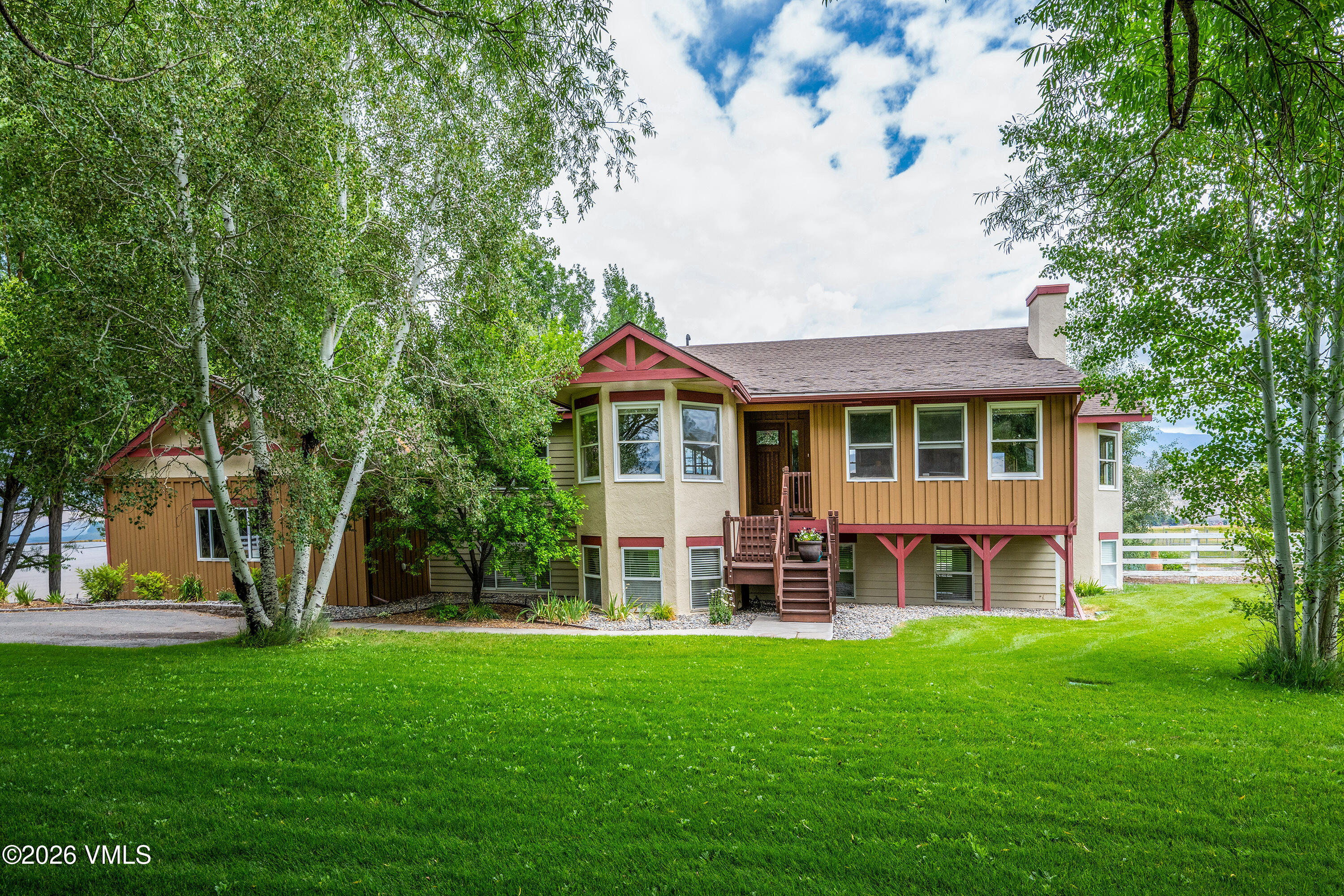 906 Mayne Street Property Photo