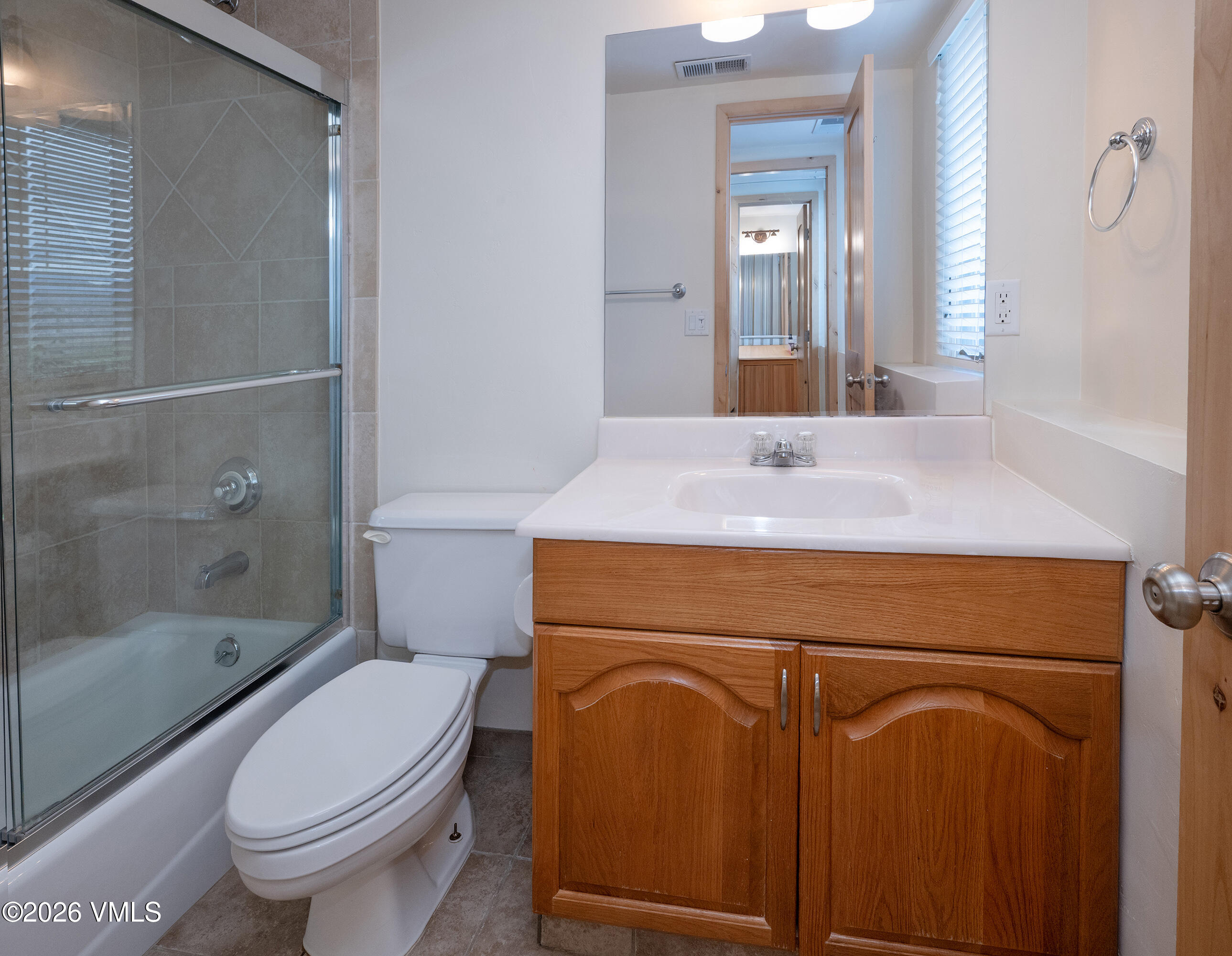 906 Mayne Street Property Photo 31