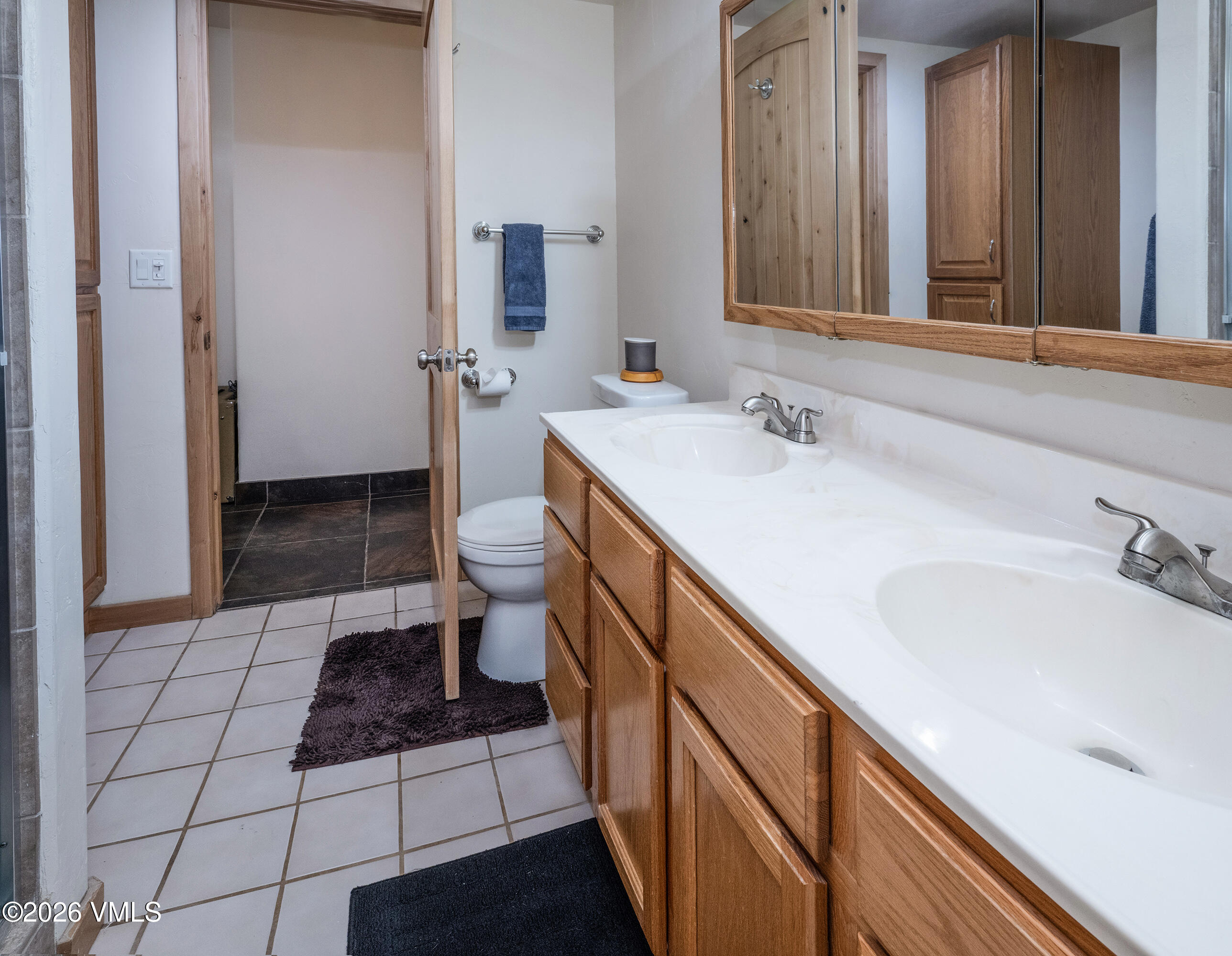906 Mayne Street Property Photo 35