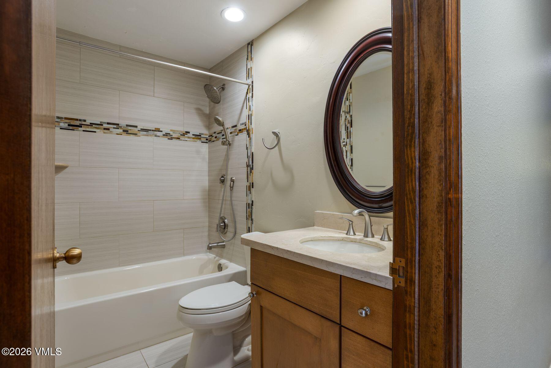 137 Benchmark Road 211 Property Photo 22