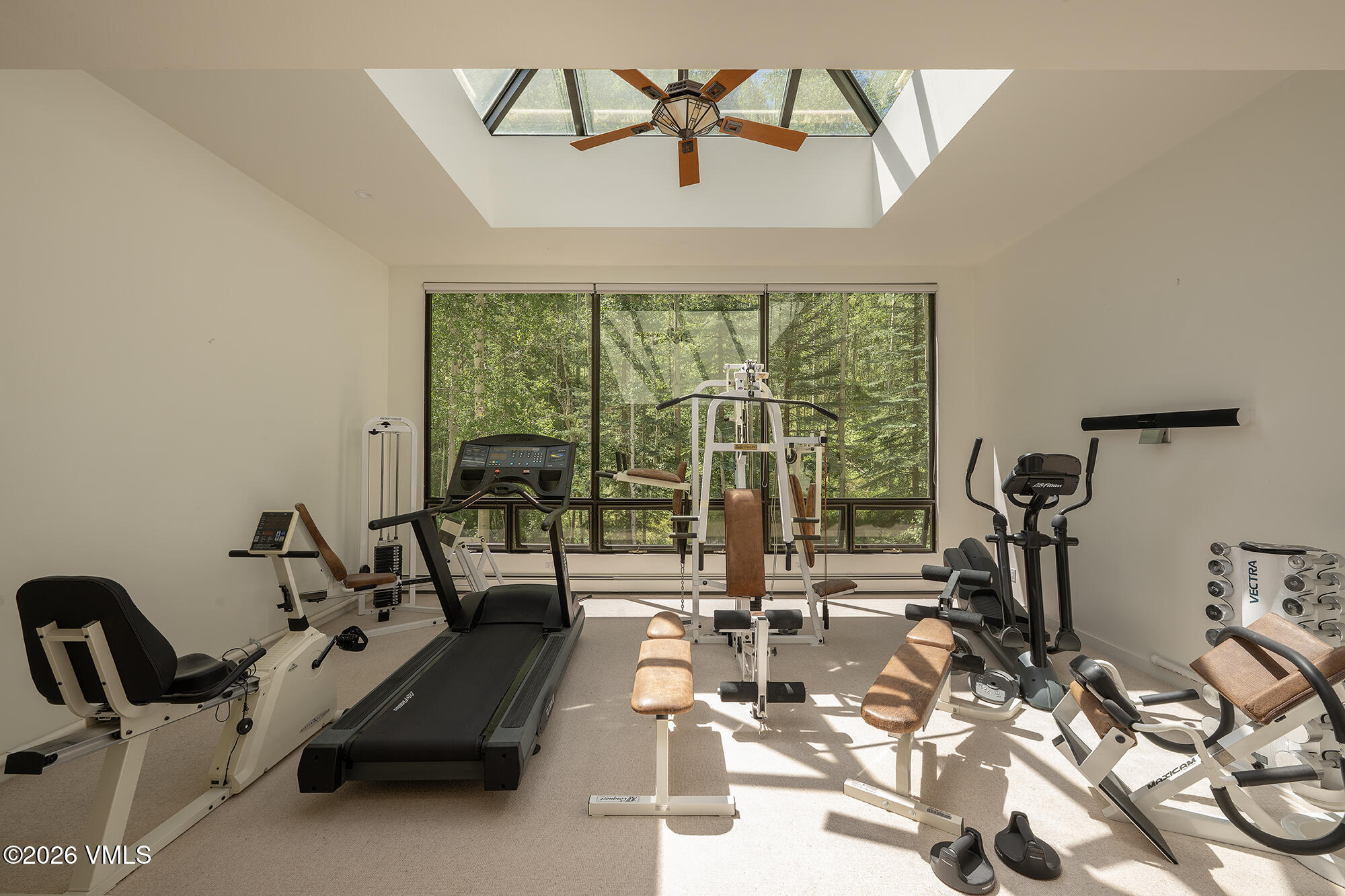 2038 Sunburst Drive Property Photo 8