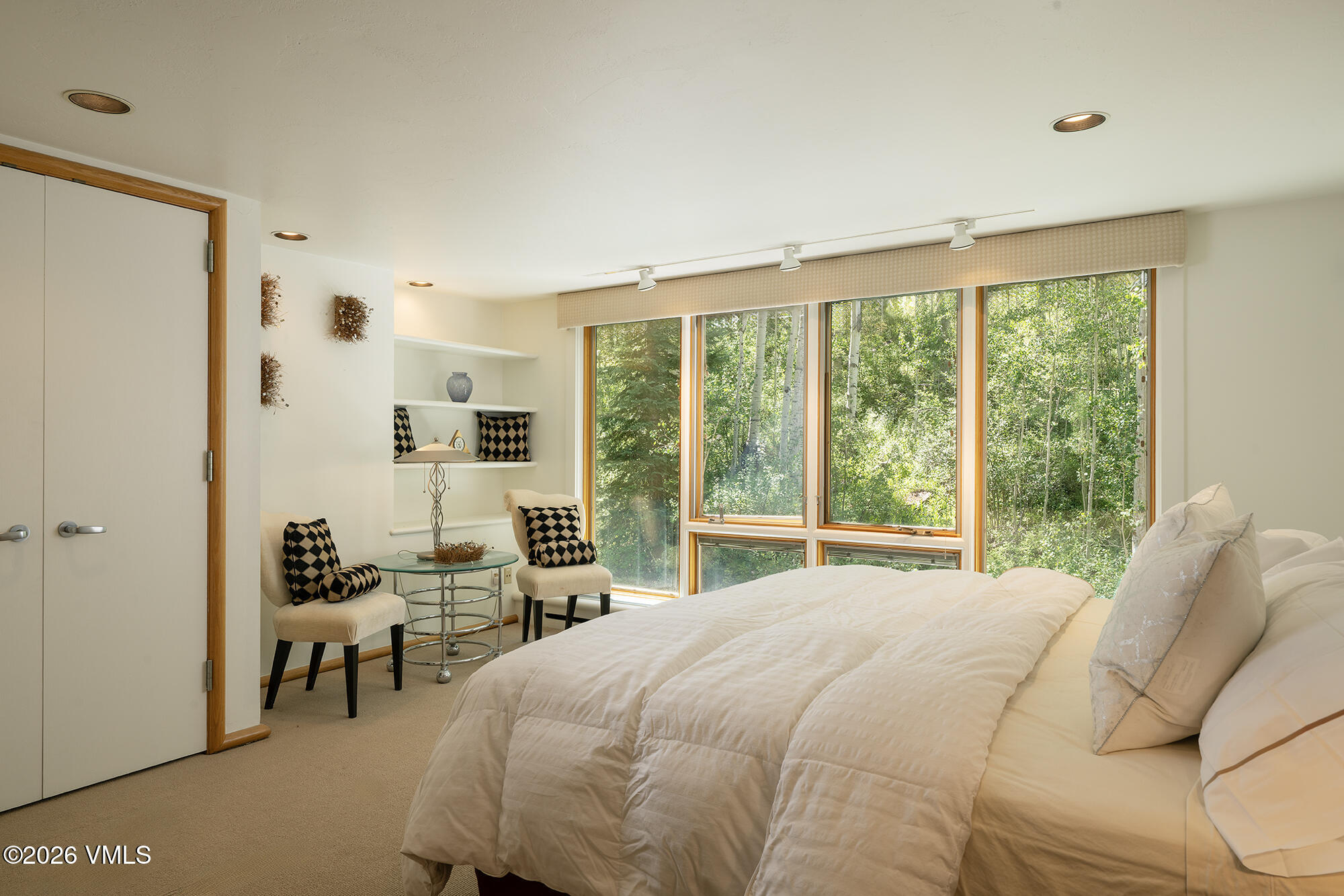 2038 Sunburst Drive Property Photo 14