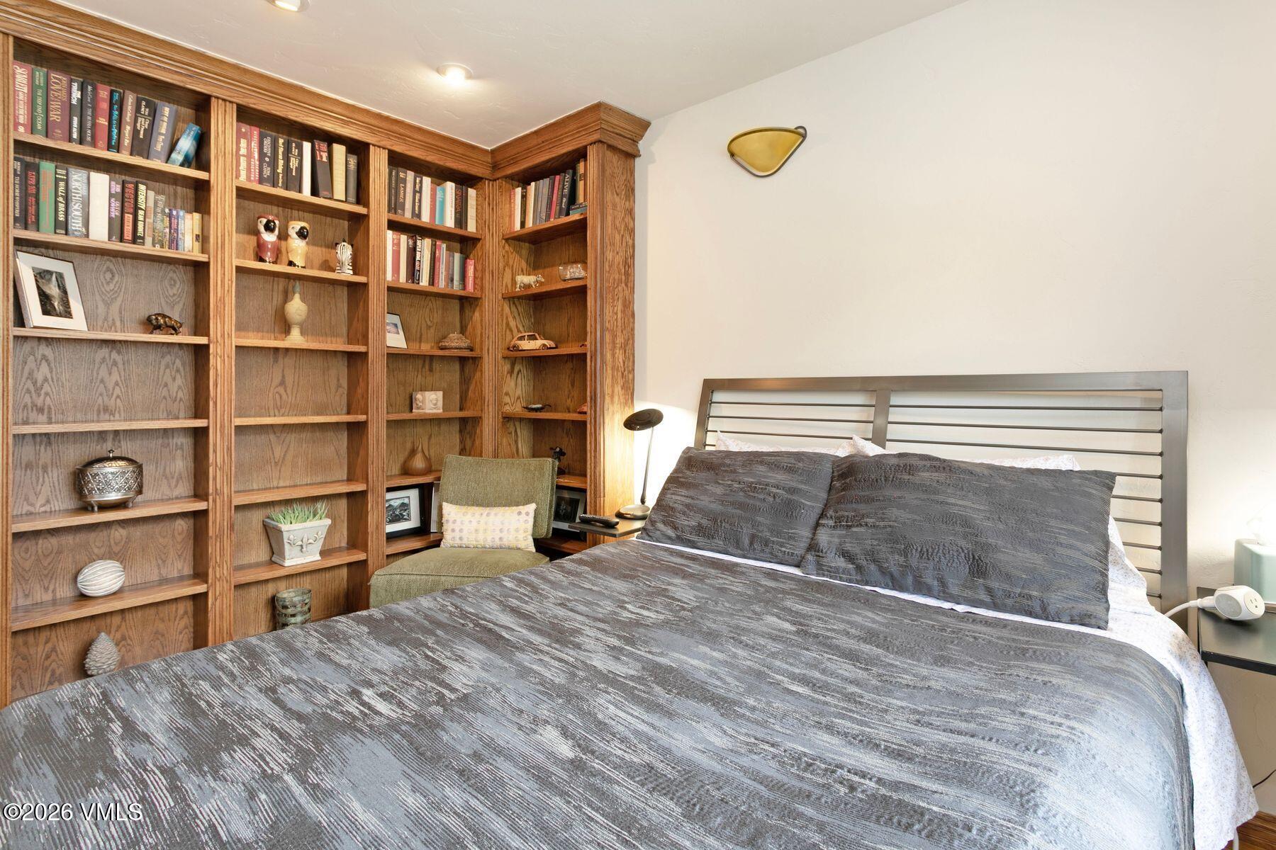 131 W Meadow Drive # 202 Property Photo 15
