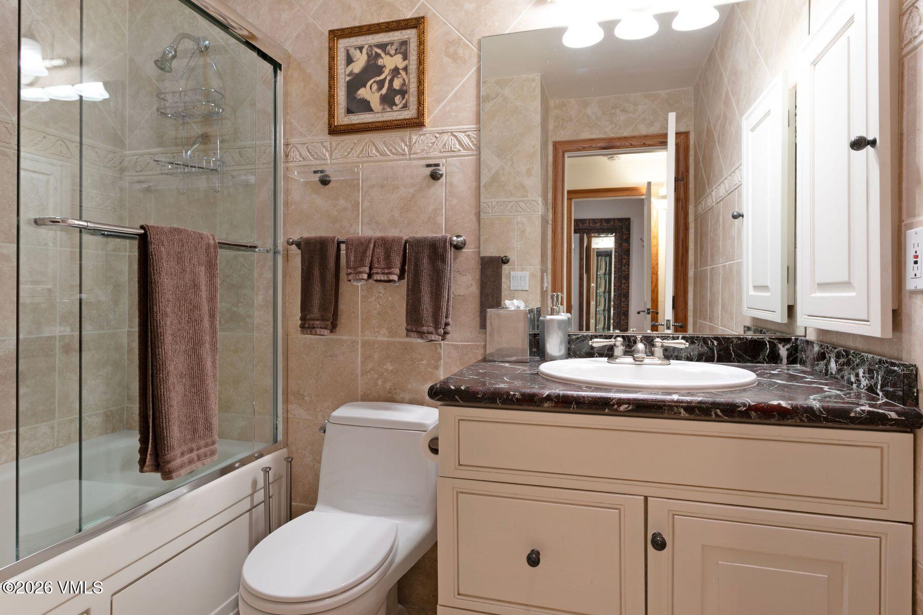 131 W Meadow Drive # 202 Property Photo 16