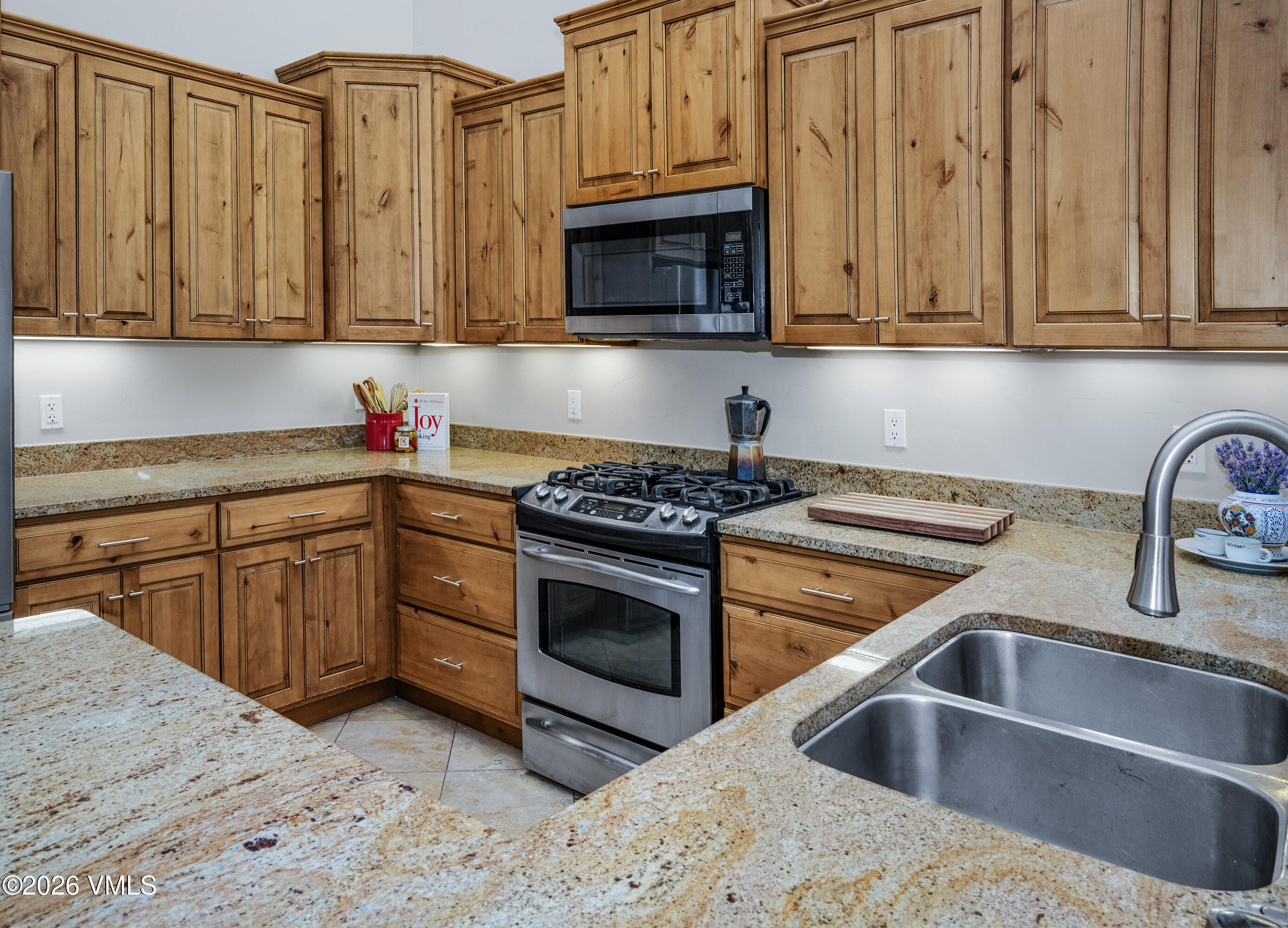 982 June Creek Road Property Photo 10