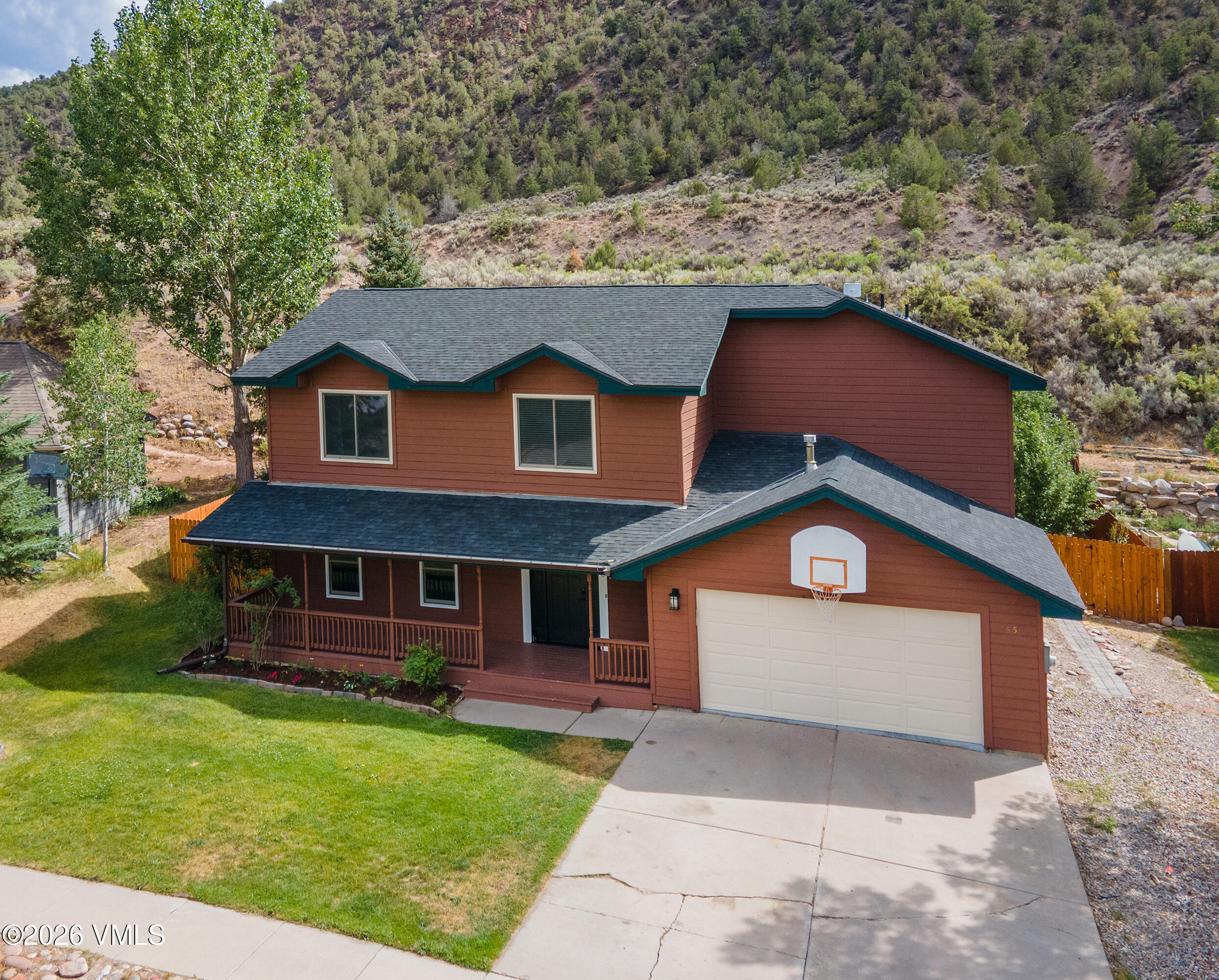 265 Price Place Property Photo 6