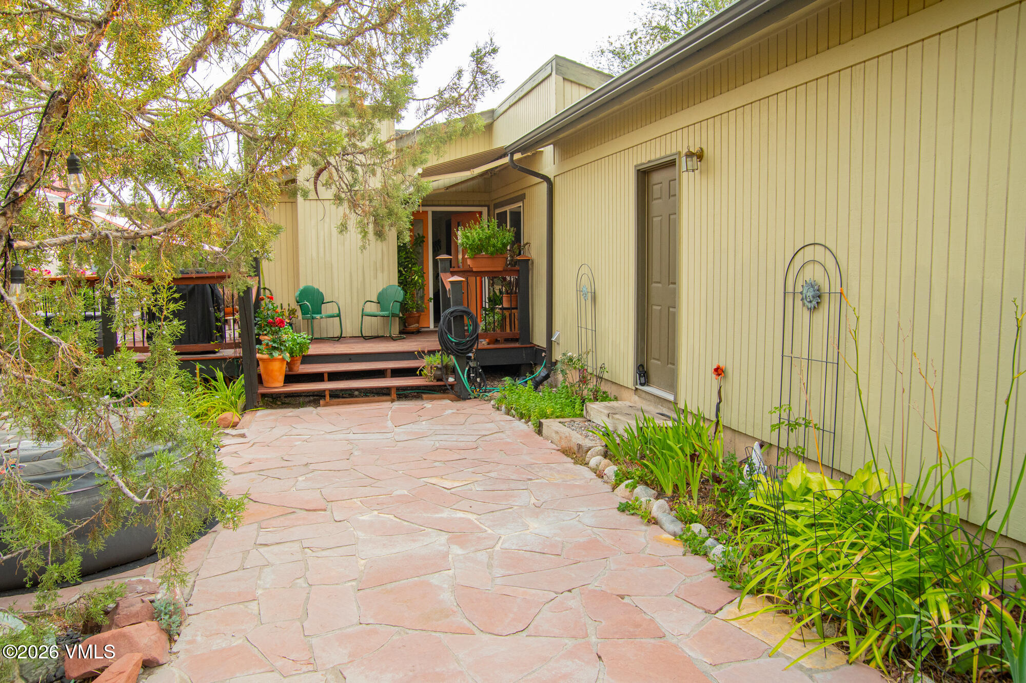 221 Cedar Drive Property Photo 4
