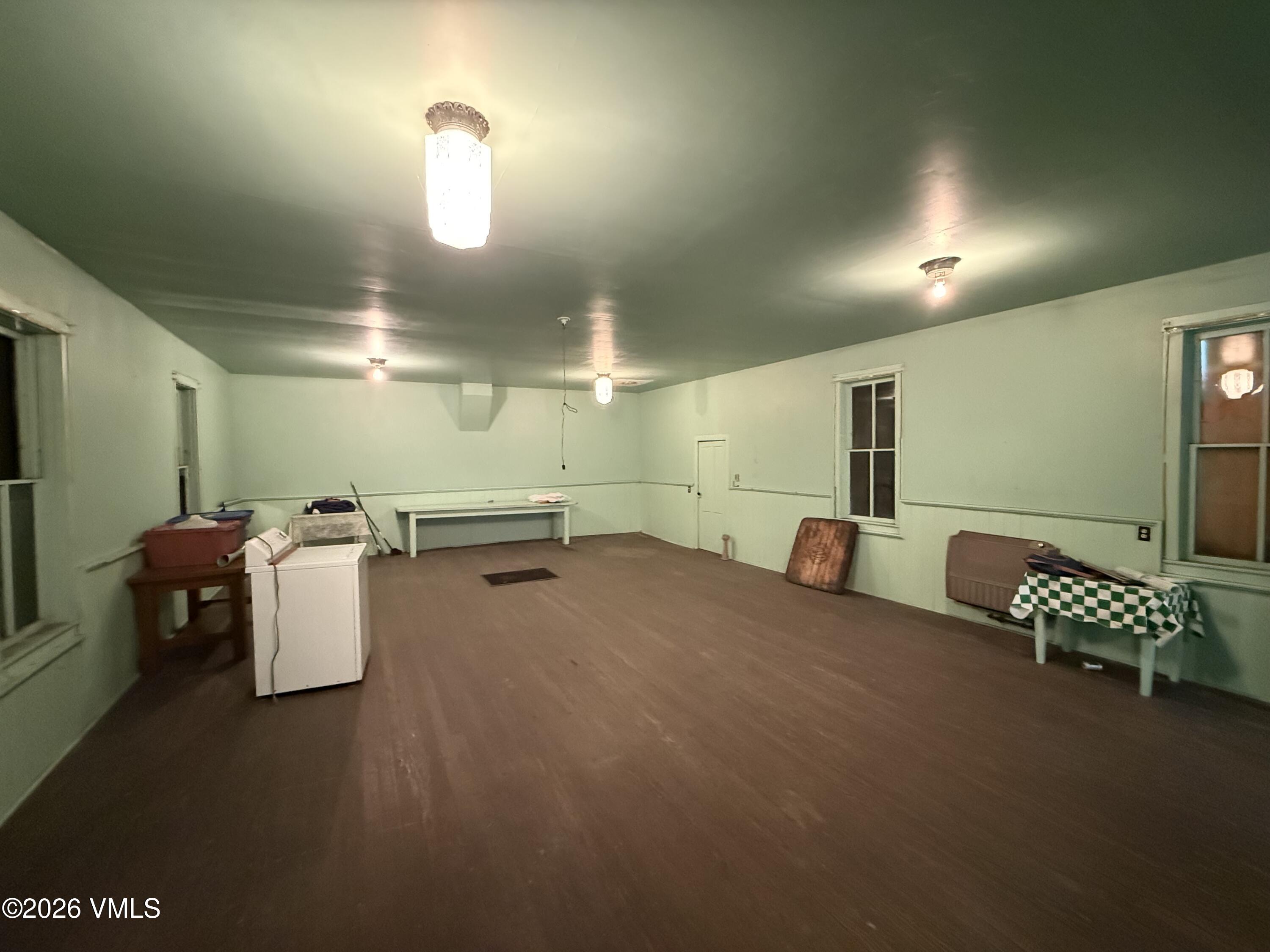 403 Pine Street Property Photo 7