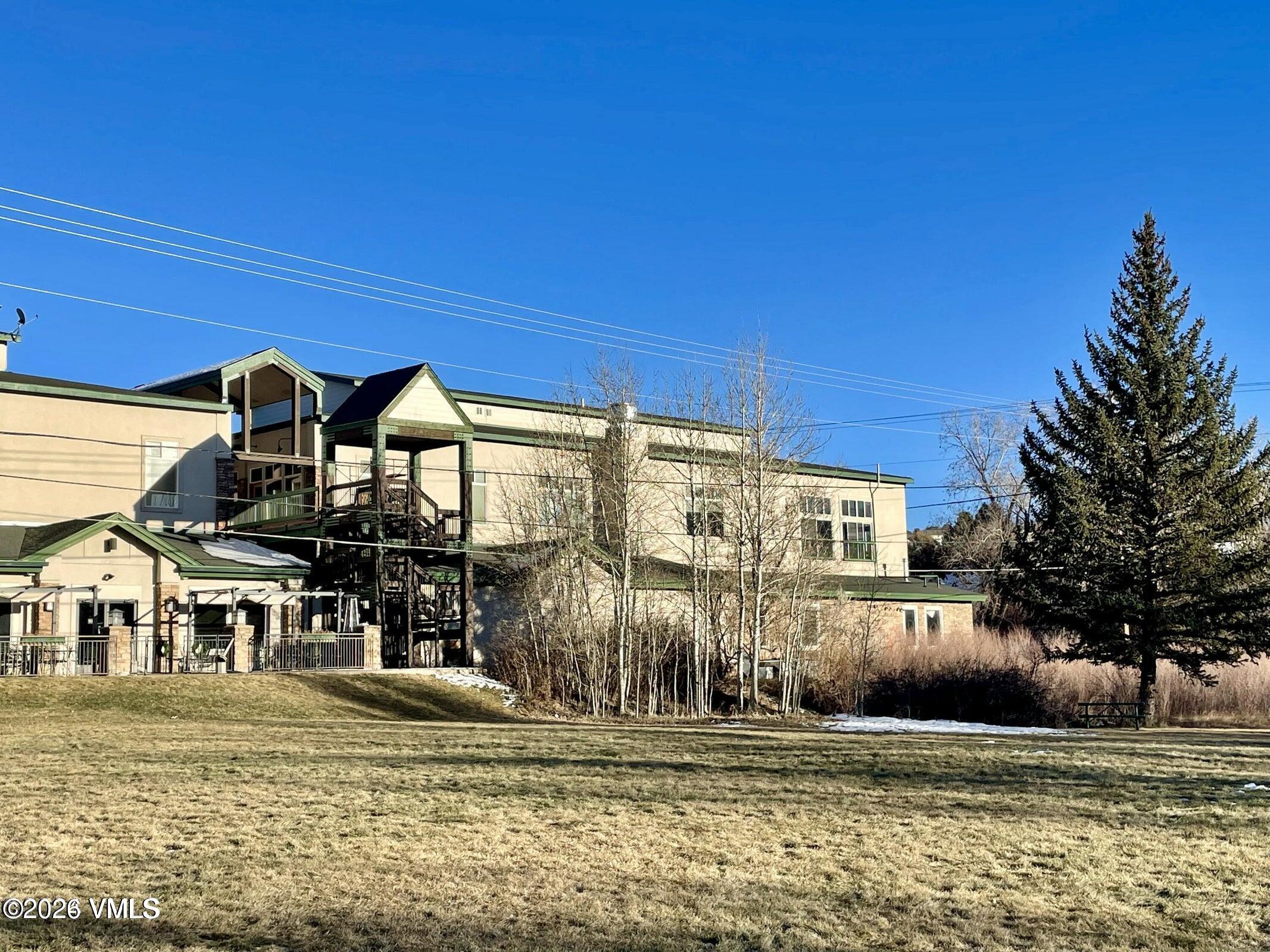 50 Chambers Avenue # Bi-j Property Photo 5