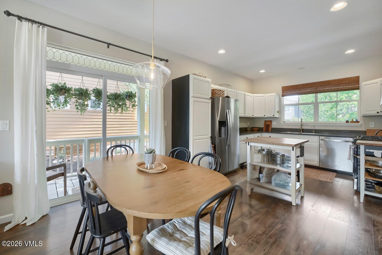 40 Beecher Street Property Photo 4