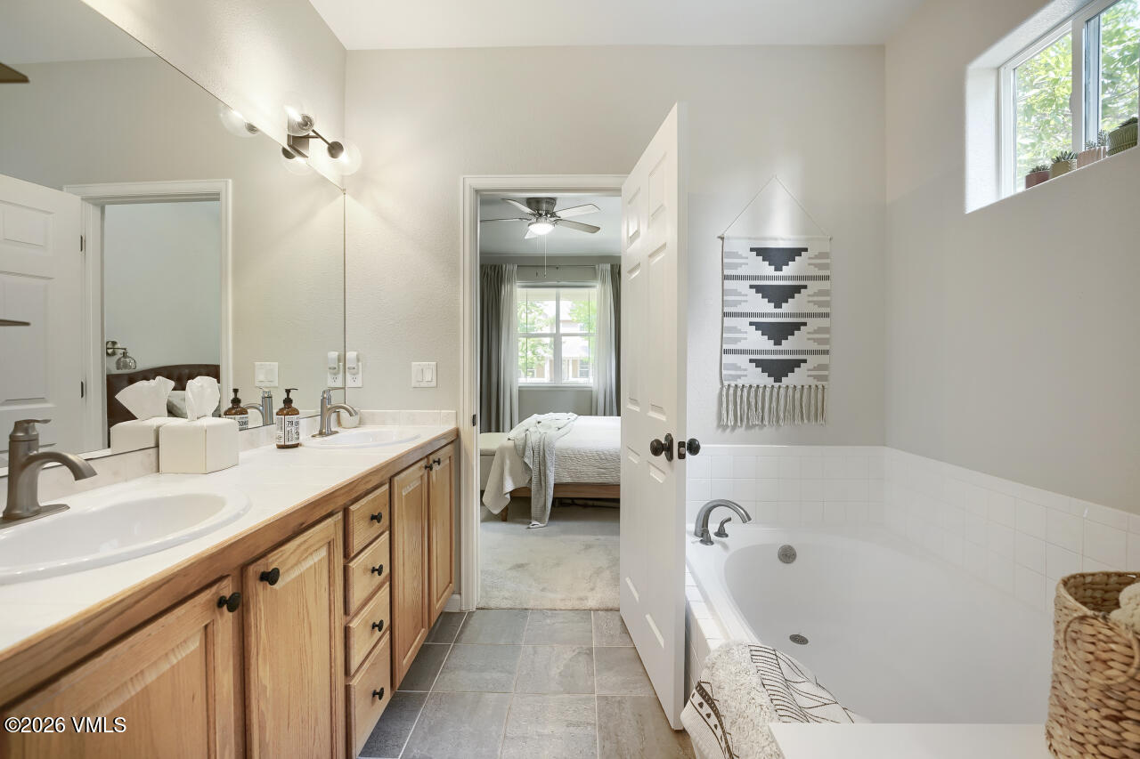 40 Beecher Street Property Photo 7